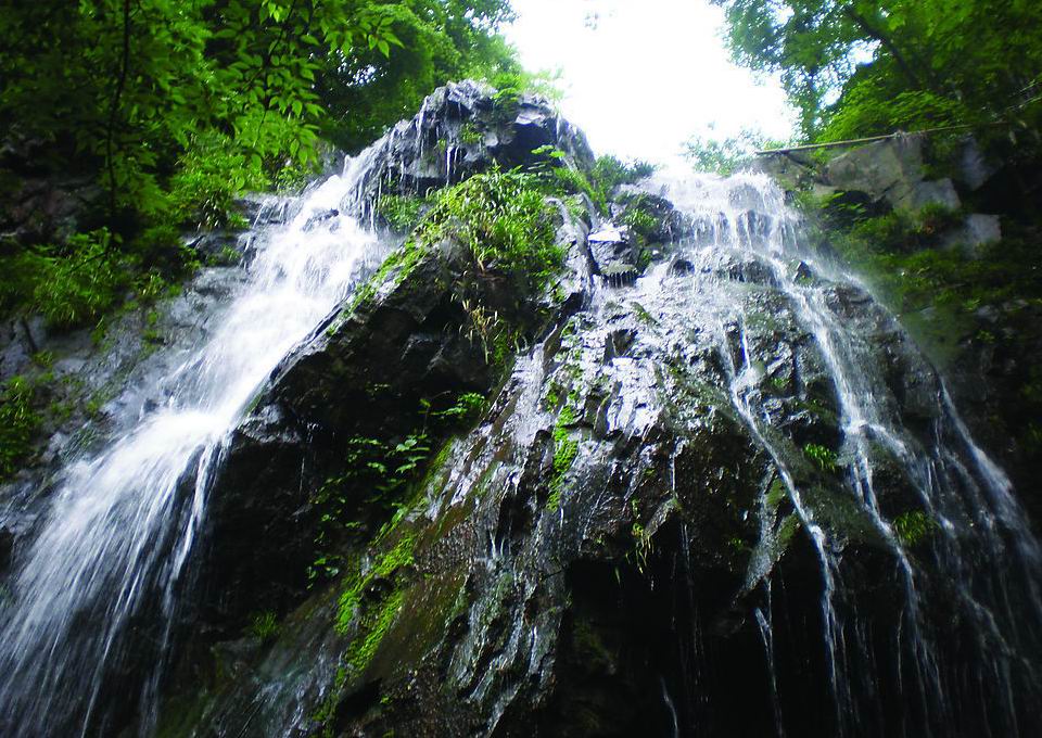 中国十大瀑布-国内有多个壮观的瀑布，若有时间，不妨一个个走过