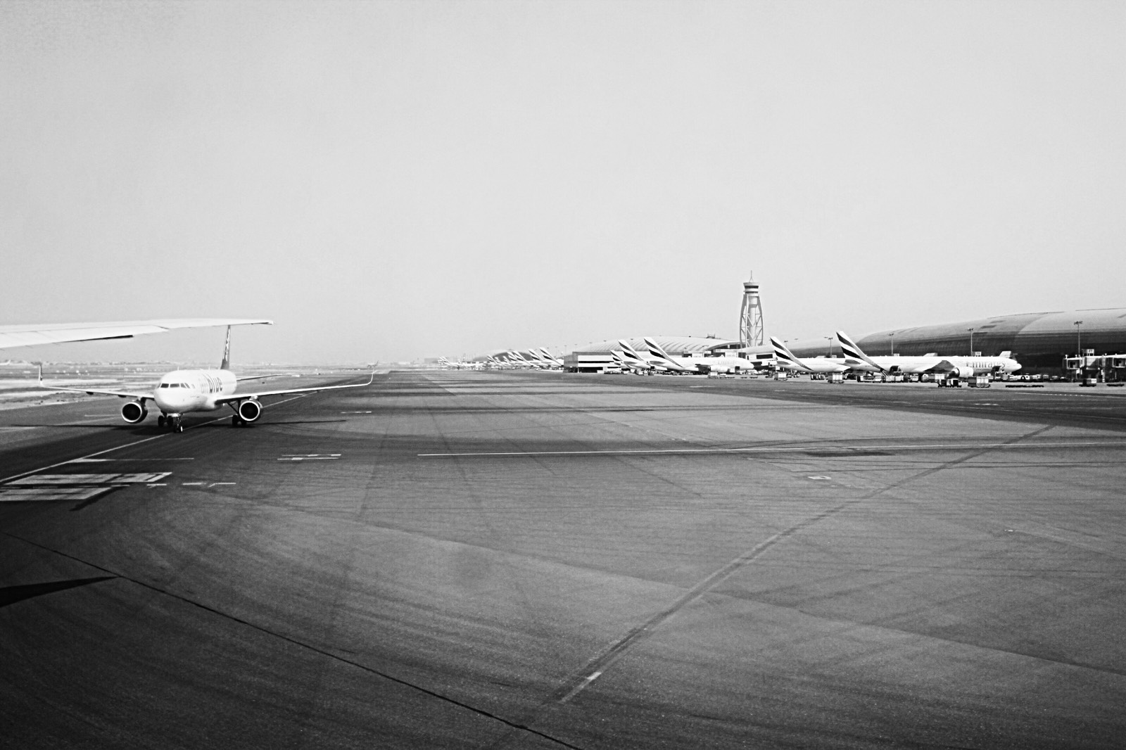 很大 很豪 很杜拜整个机场似乎只看到阿联酋航空 难到其它航空公司都不在