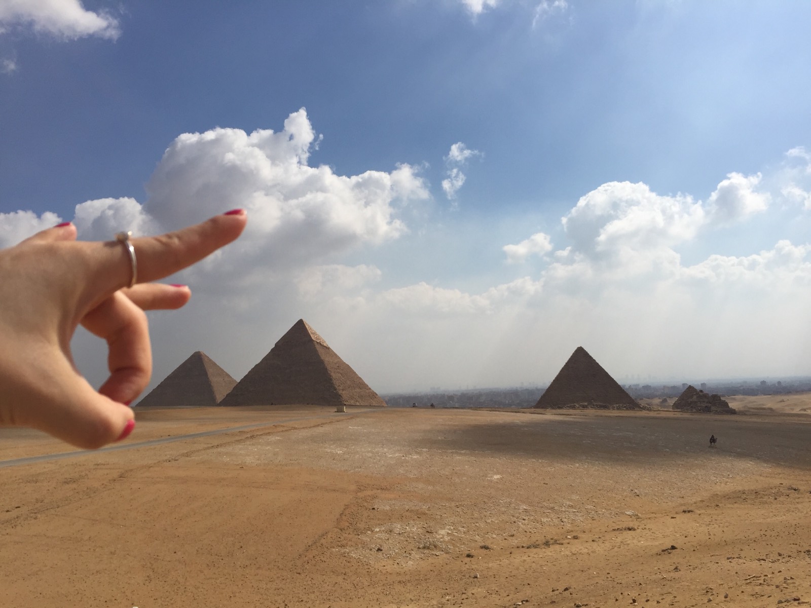 小时候就一直想来埃及冒险！看到金字塔森森的感叹古埃及人的机智！知道把石