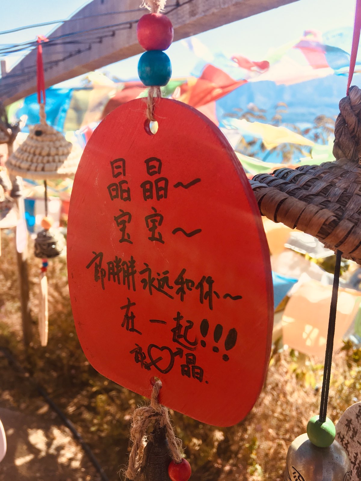 泸沽湖的美足足可以写一部地理传记，只言片语只能描绘个大概，环湖一路的景