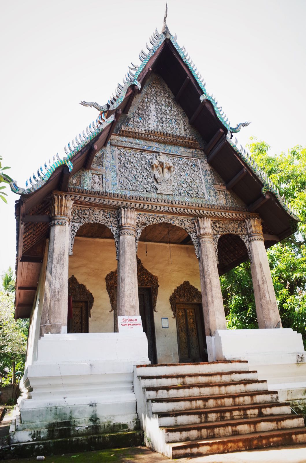 帕华寺始建于1861年，殿内有很精美的壁画，历史也已超过百年。尽管坐落