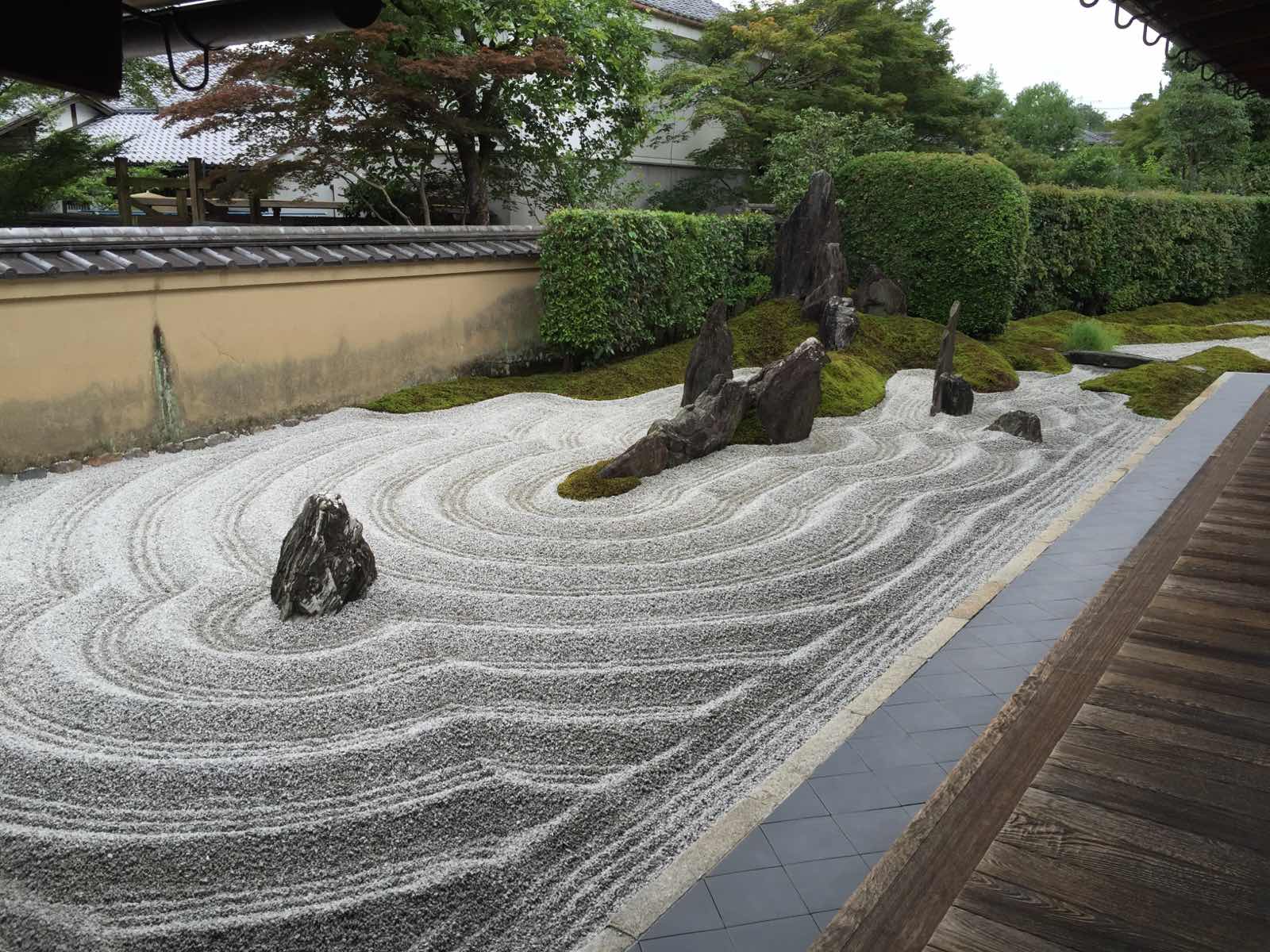 日本传统枯山水庭院，喜欢枯山水的千万不能错过！这里听说有一休和尚的真迹