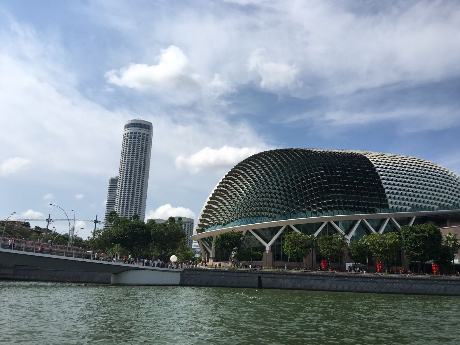 游船新加坡河