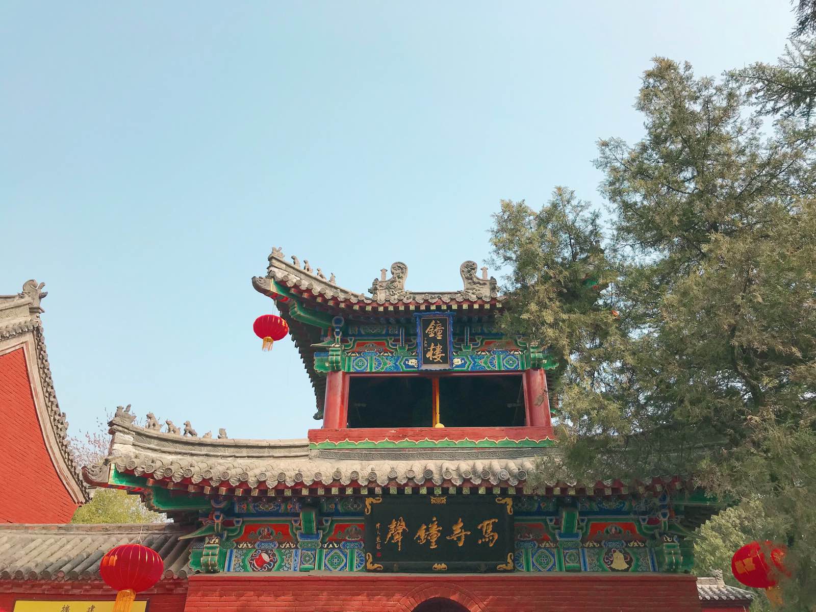 有中国佛寺“祖庭”和“释源”之称的白马寺，建筑风格古朴不失庄严，名副其
