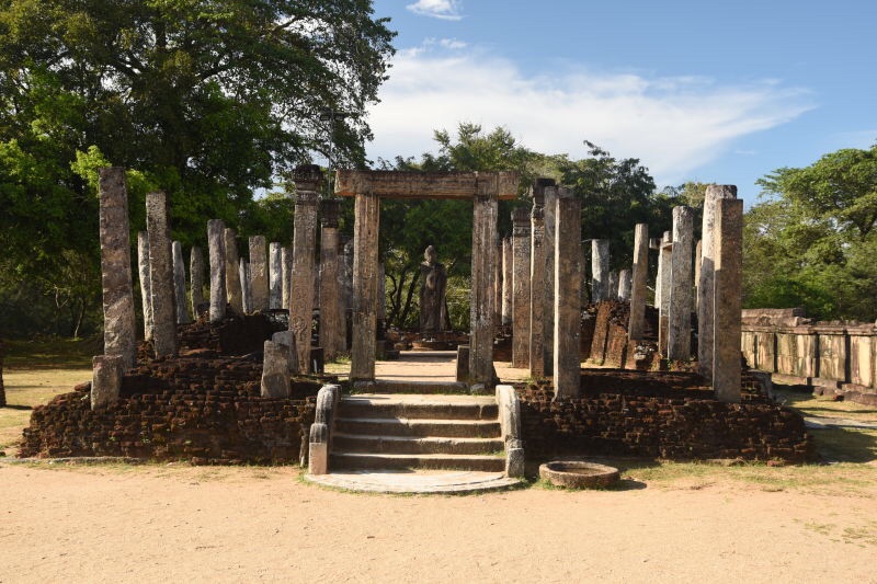 公元933年，波隆纳鲁沃成为斯里兰卡的首府所在地。公元1059年到12