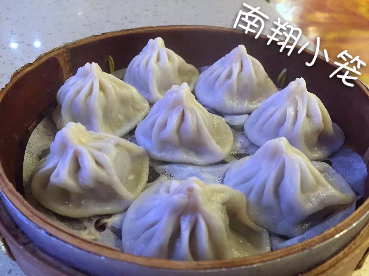 昨天晚上跟上海的朋友在韩寒的餐厅吃饭，四星评价。创意与味道都很不错只是