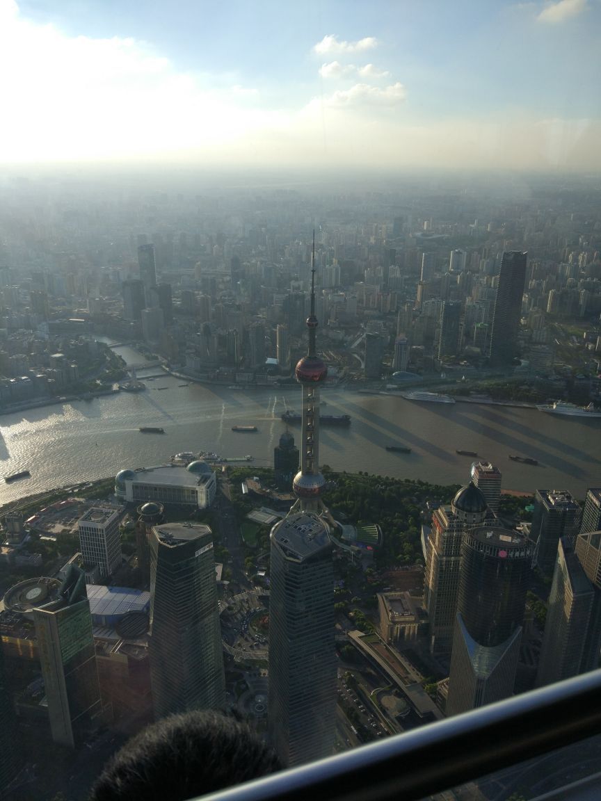 十分不错，上海最高的，俯瞰东方明珠。