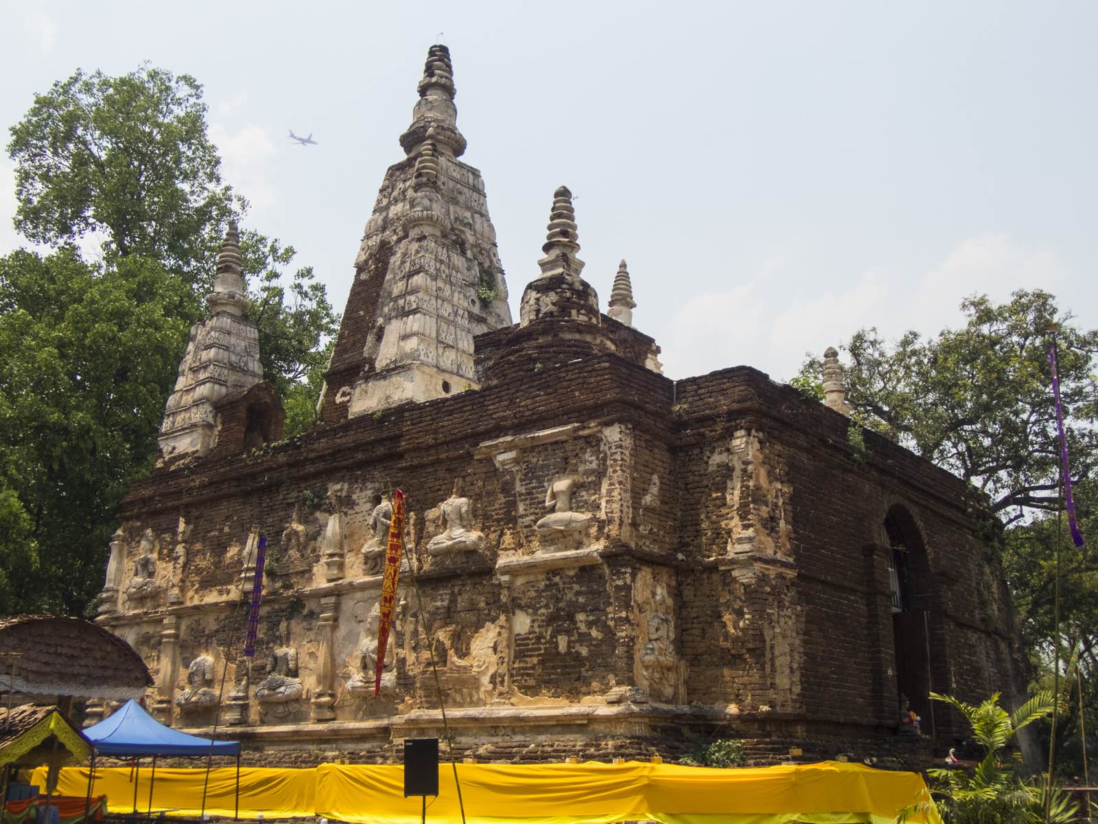 又称泽玉寺，建于1455年，寺内栽种来自印度的菩提树。1477年曾有1