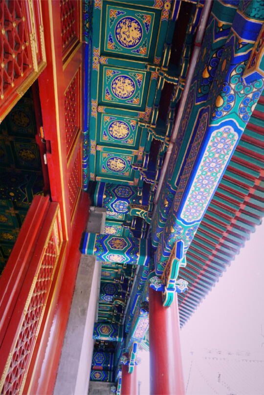 恭王府，朱漆青瓦的，老北京的古建筑。
