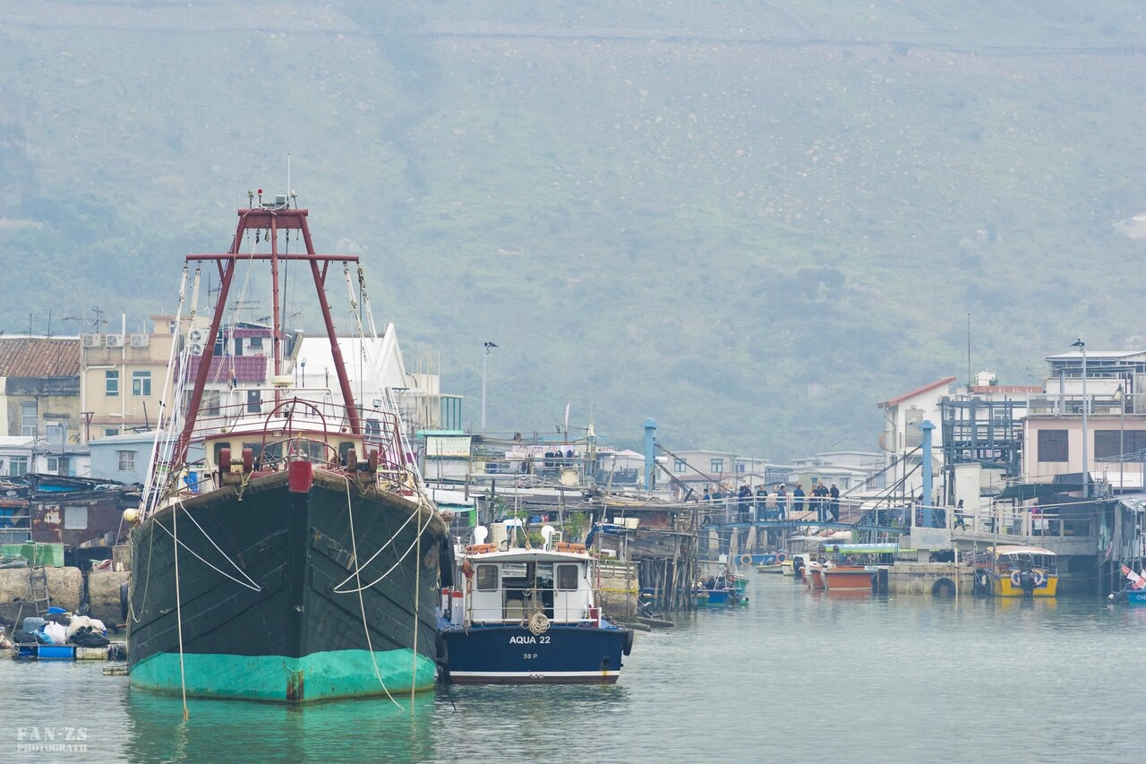大澳曾是香港的主要渔港和驻军乡镇，也是百年来渔盐业的重地。如今的大澳已