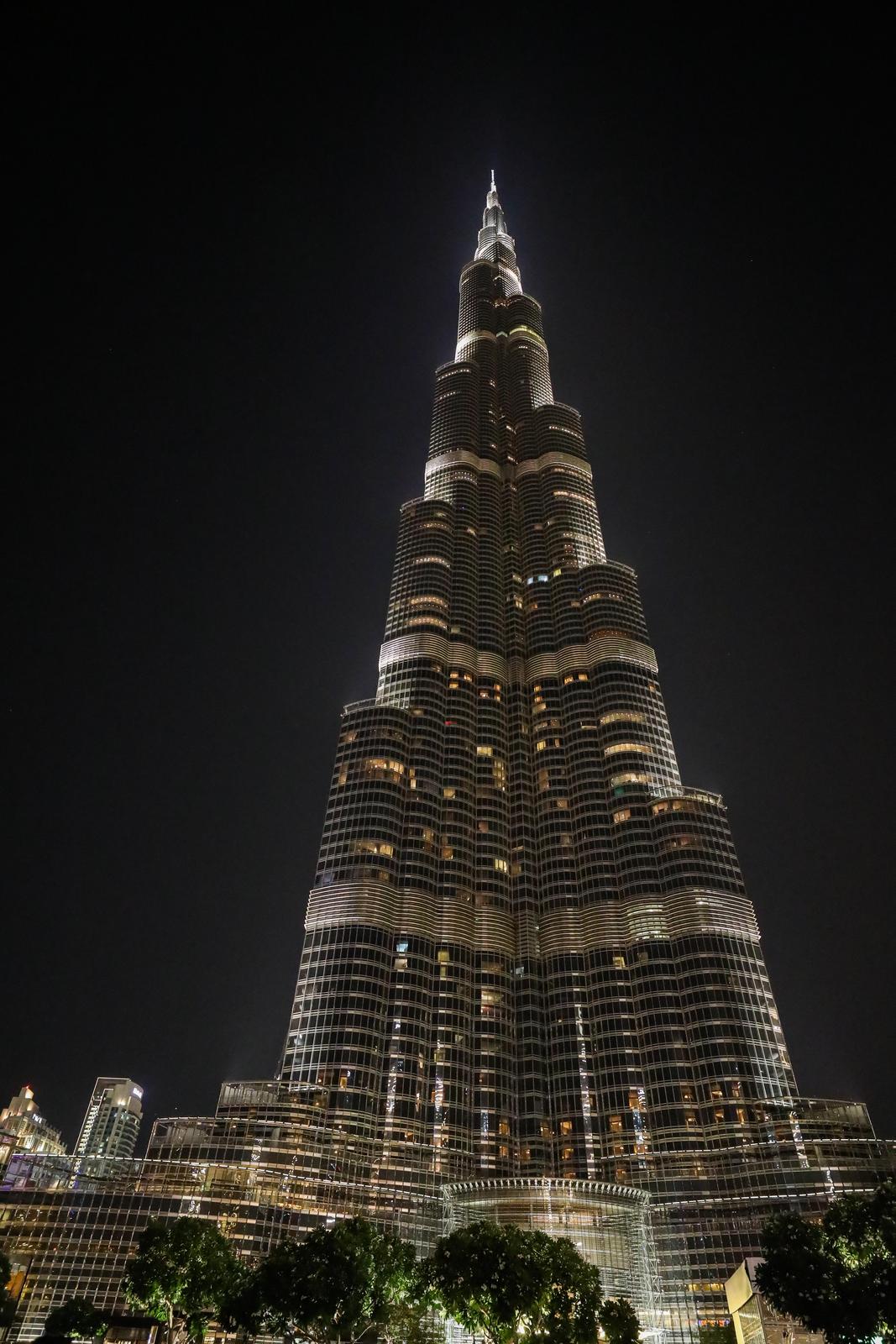 迪拜人民的骄傲，选了几张不同时间不同角度拍到的迪拜塔。没有登顶，建议傍