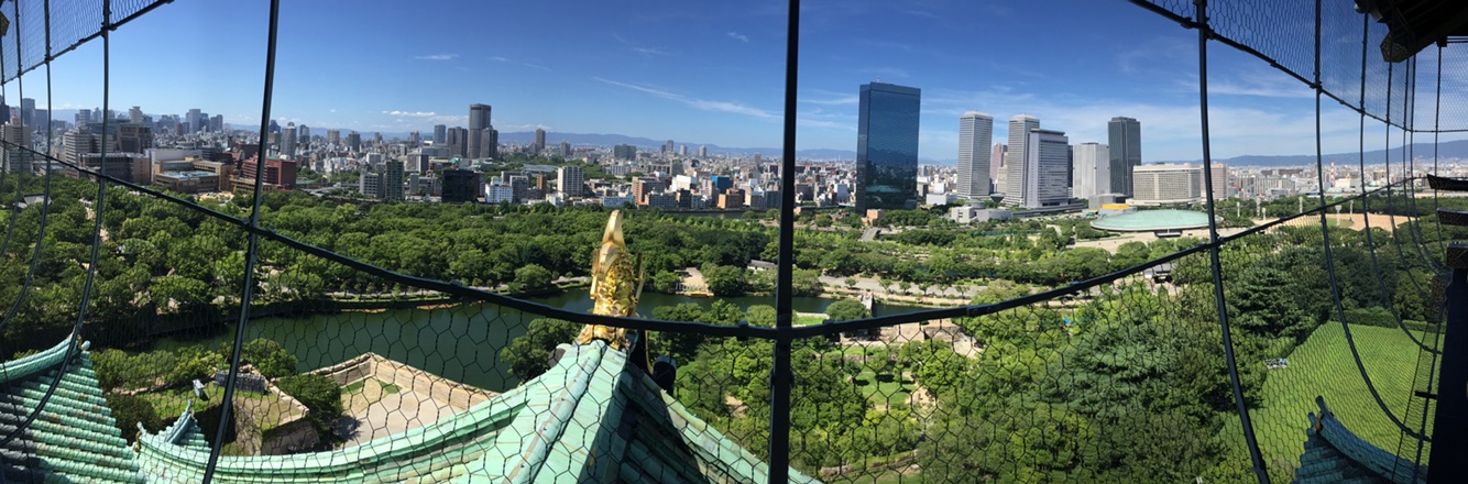 大阪的第一个景点便是大阪城天守阁。看了一些历史剧的缘故，对这里还是相当