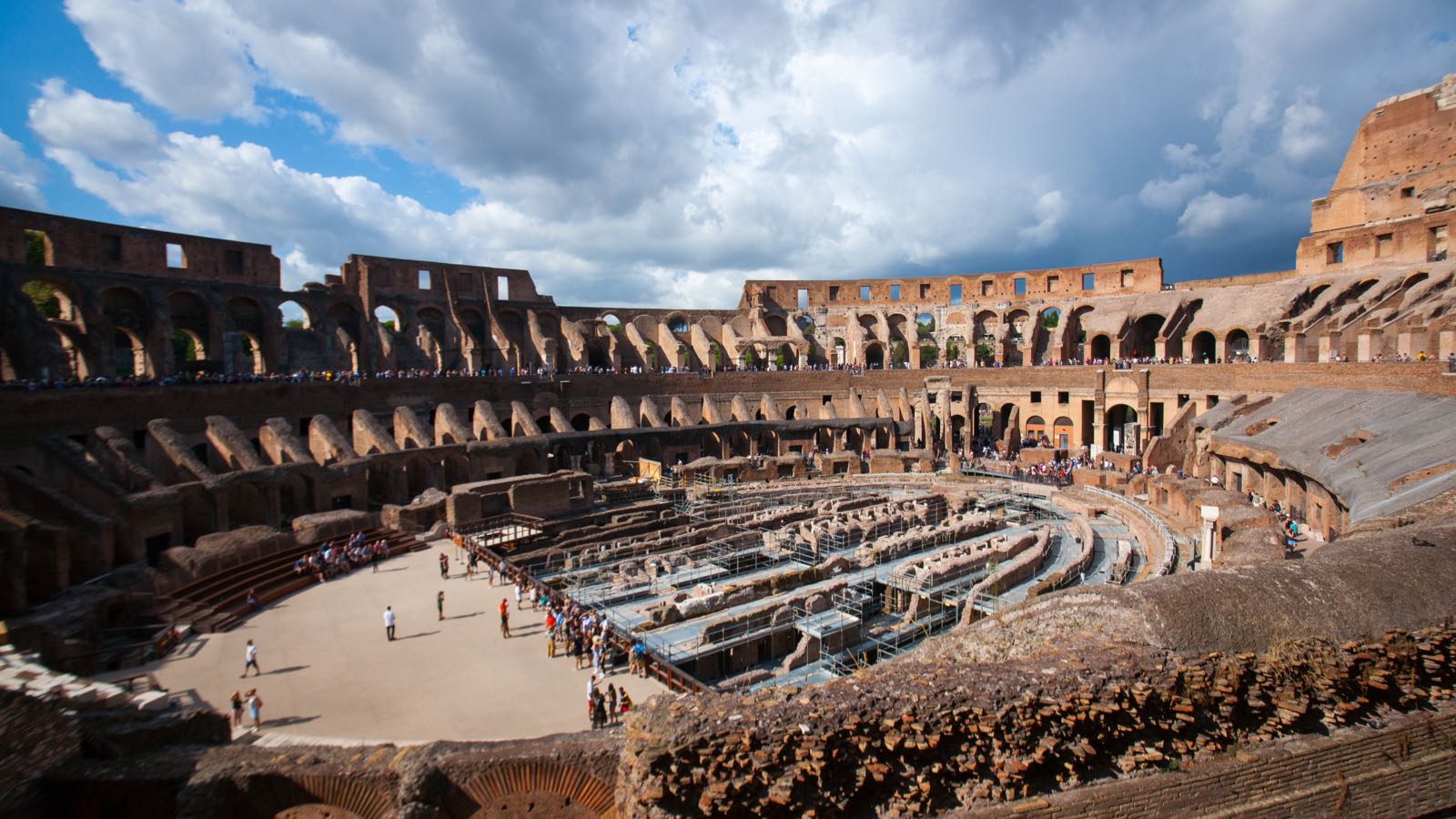 古罗马中心，血腥之地有多种说法，但至少50万人在此丧生。没有预定门票，
