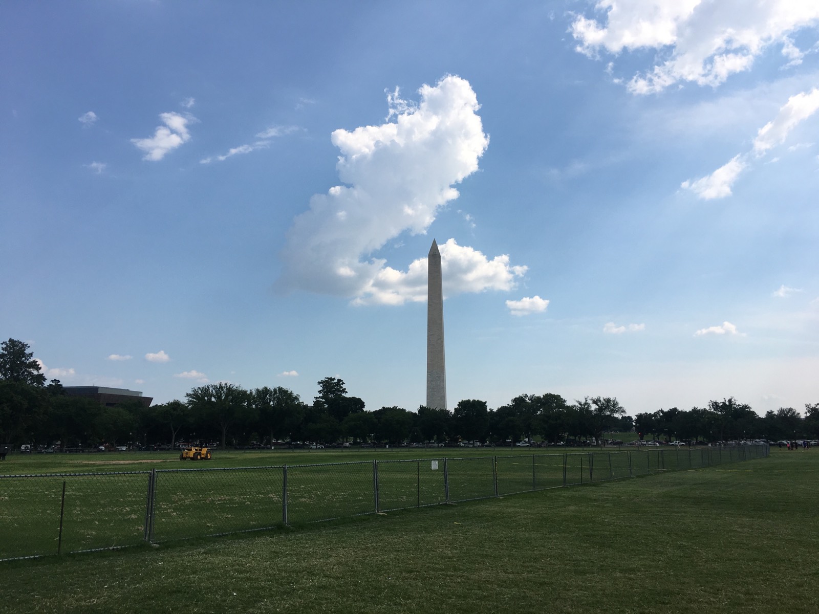 Washington, D.C干干净净的城市，雨后的华盛顿格外映射出华