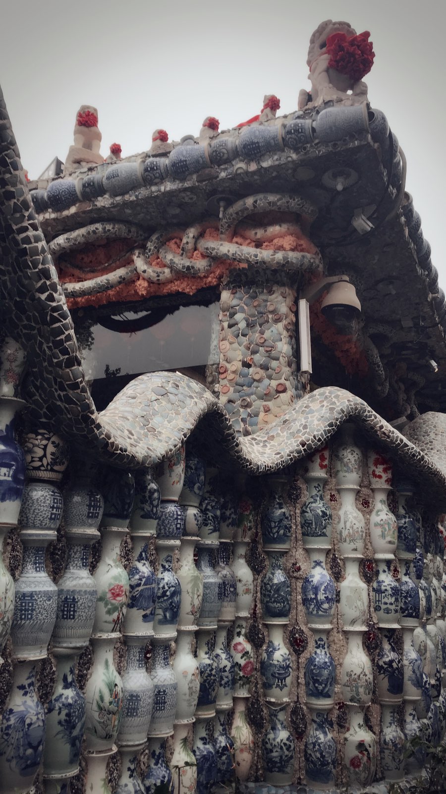 瓷房子位于天津市和平区赤峰道72号，它是一幢举世无双的建筑，它的前身是