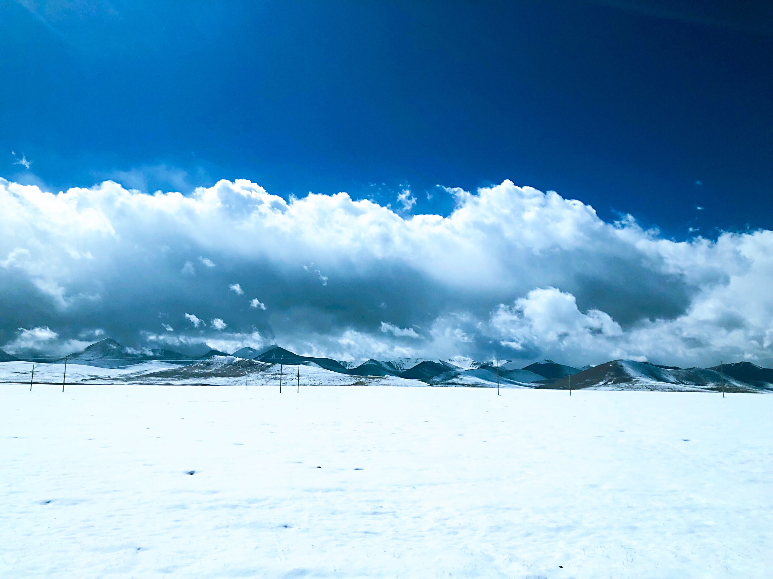 这里是纳木错，世界上最高海拔的咸水湖。通过本地一日游7人包车_纳木错