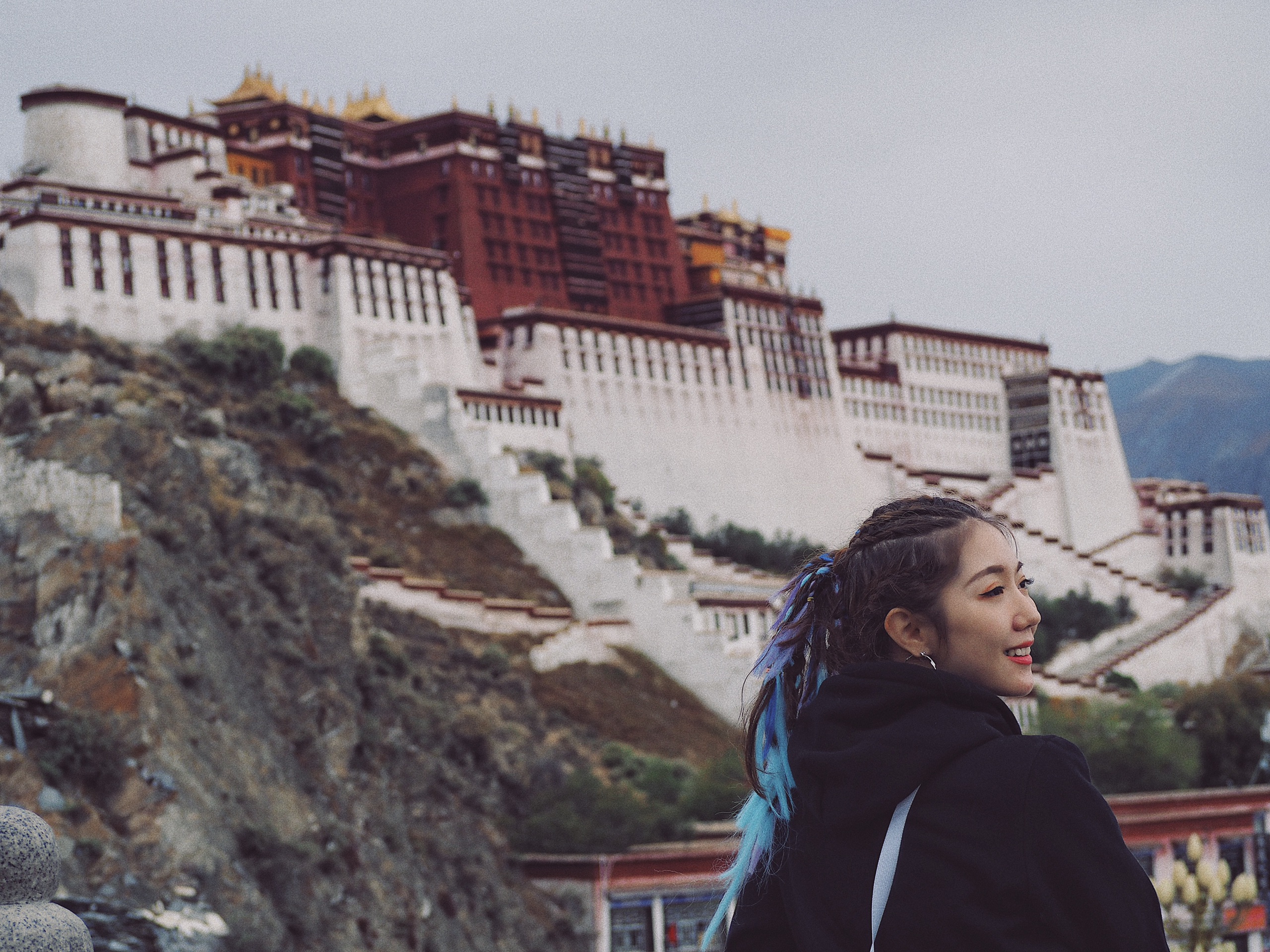 西藏与我的小脏辫到了西藏怎么可以不去编辫子呢！只要你人到_布达拉宫药王山观景台