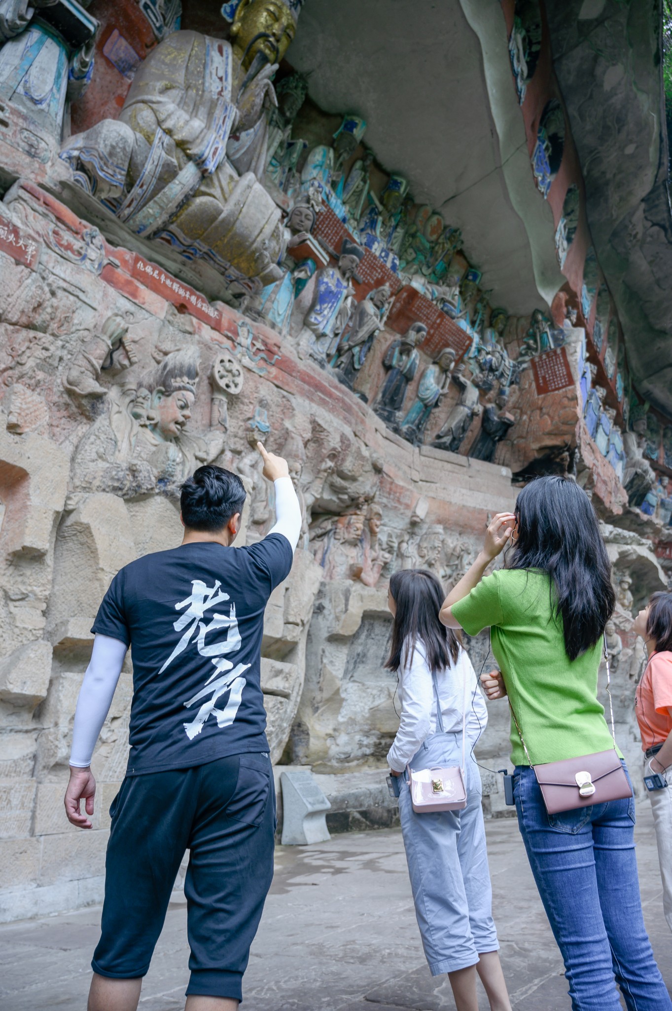 重庆周边游必去景点盘点|第一次来，你一定要去大足！_重庆大足石刻博物馆