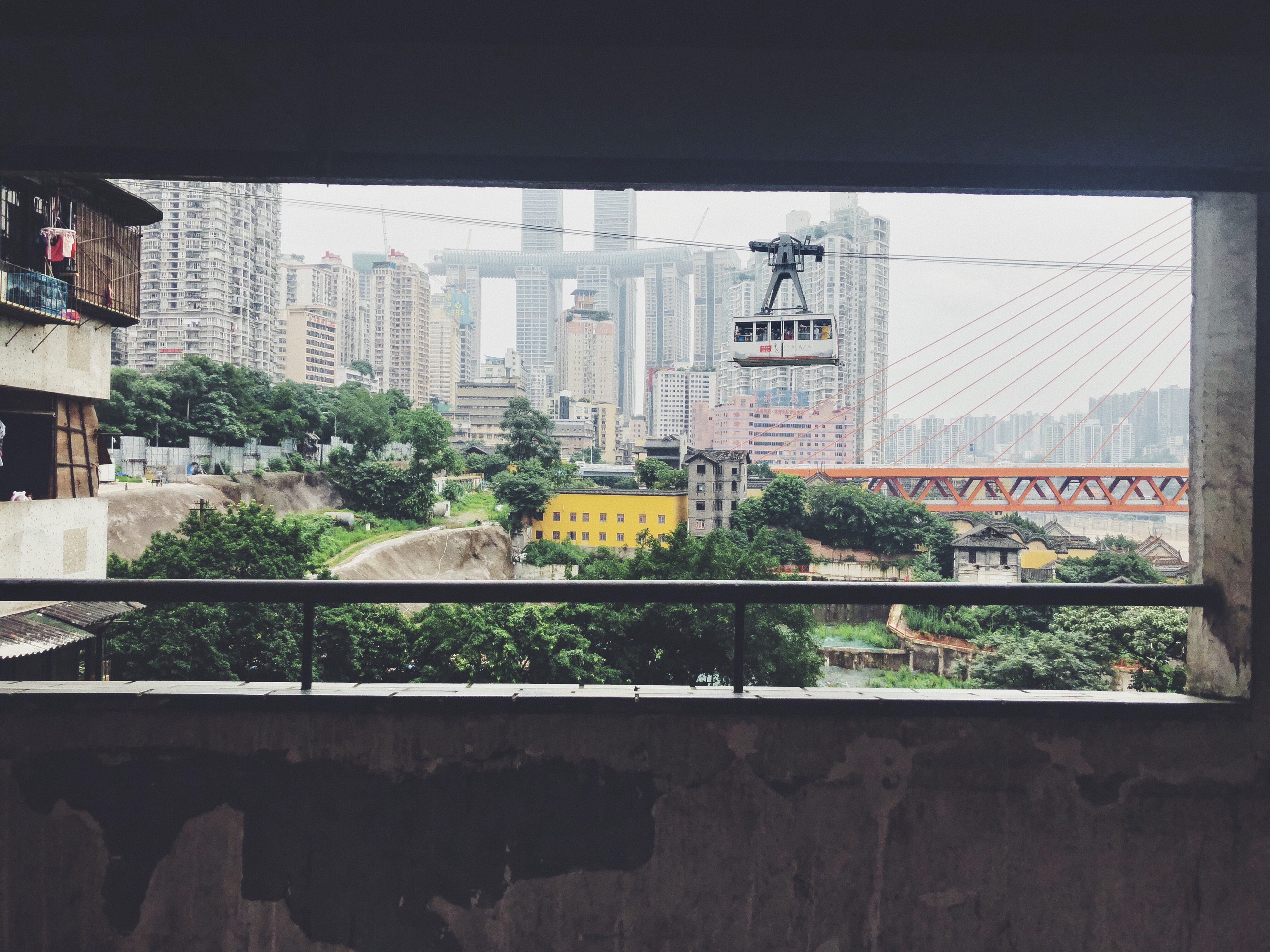 重庆小众网红打卡，探秘长江边上的山城民居这个离重庆最核心的_白象居