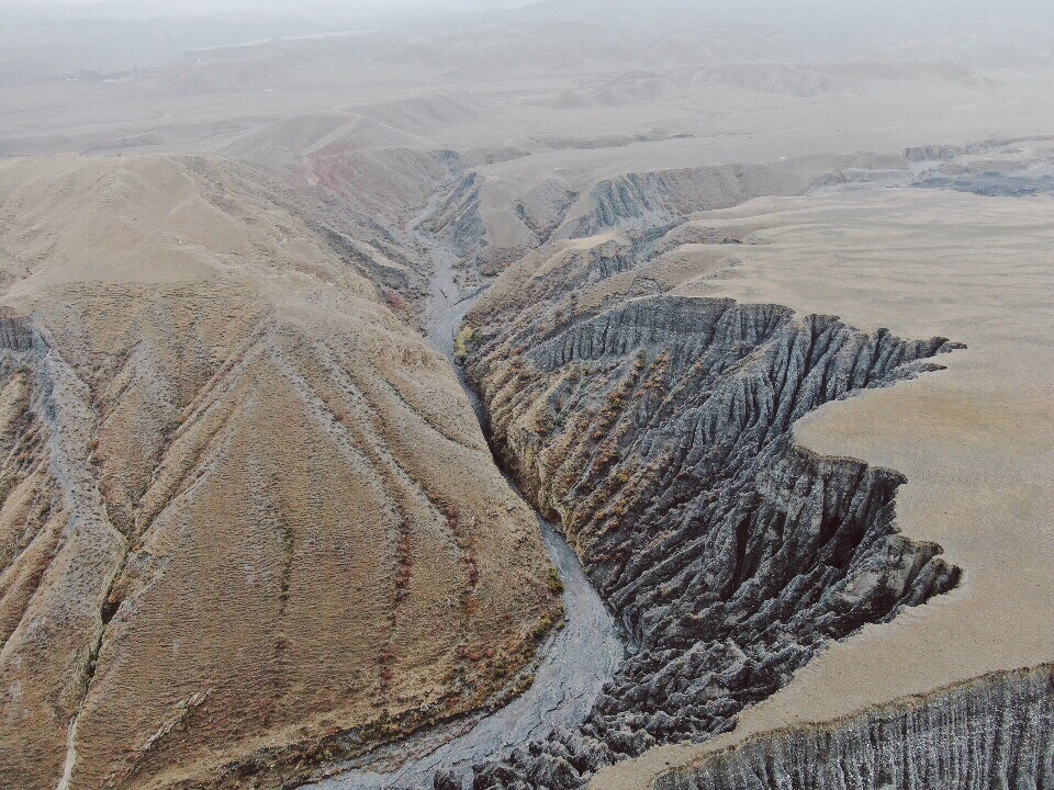 新疆·安集海大峡谷|超极震撼 不来后悔一辈子!!_新疆塔城安集海大峡谷
