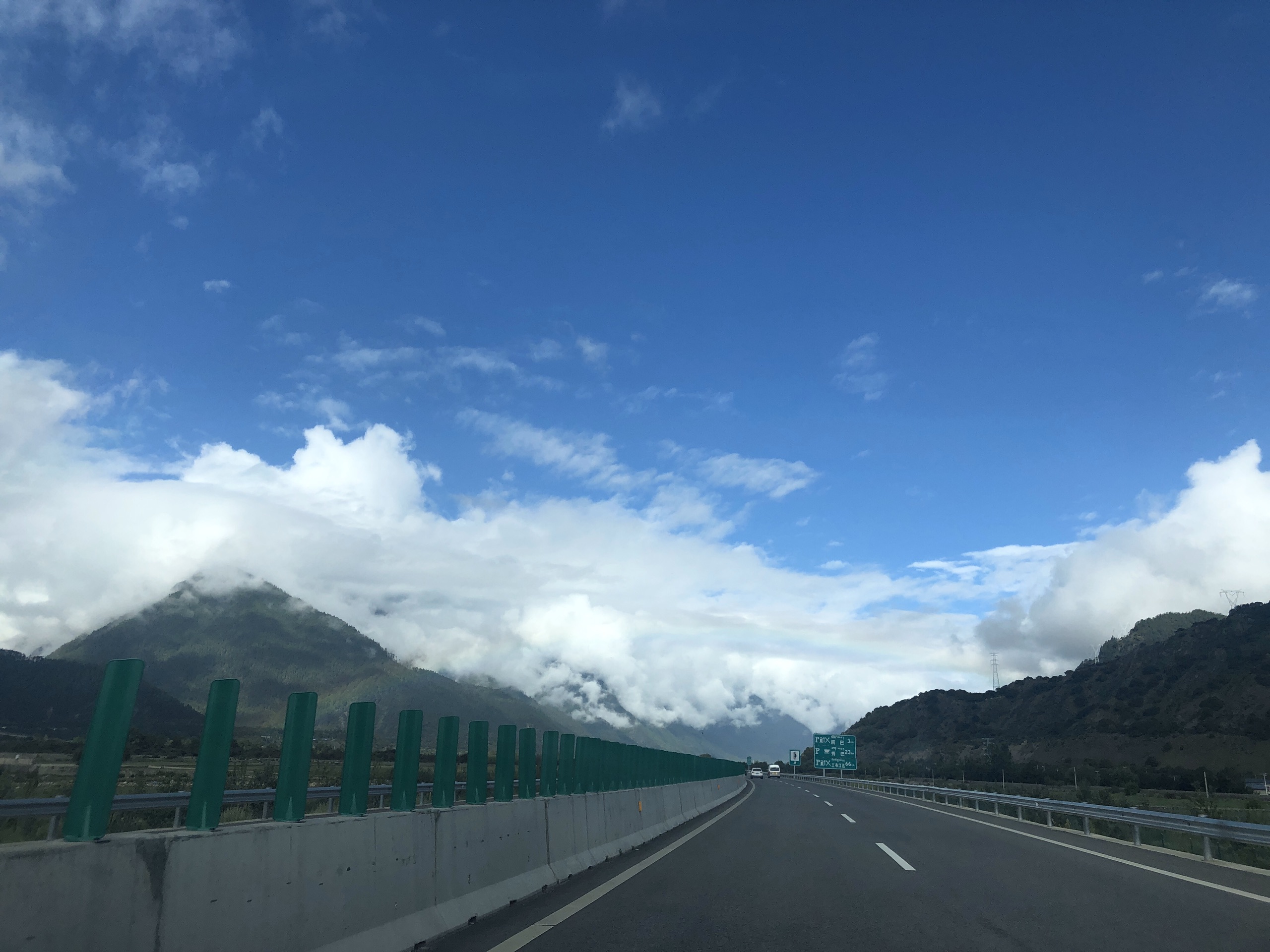 318川藏线自驾d6:林芝巴宜区-拉萨_米拉山隧道