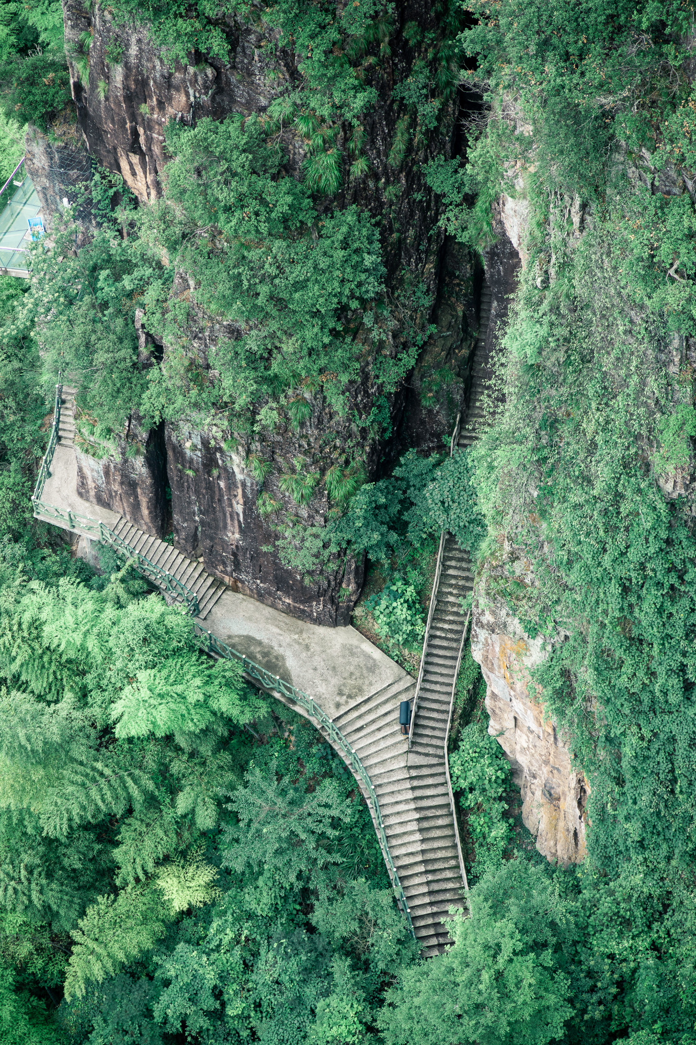 遂昌南尖岩，带你去看瀑布、竹海、石林和云海