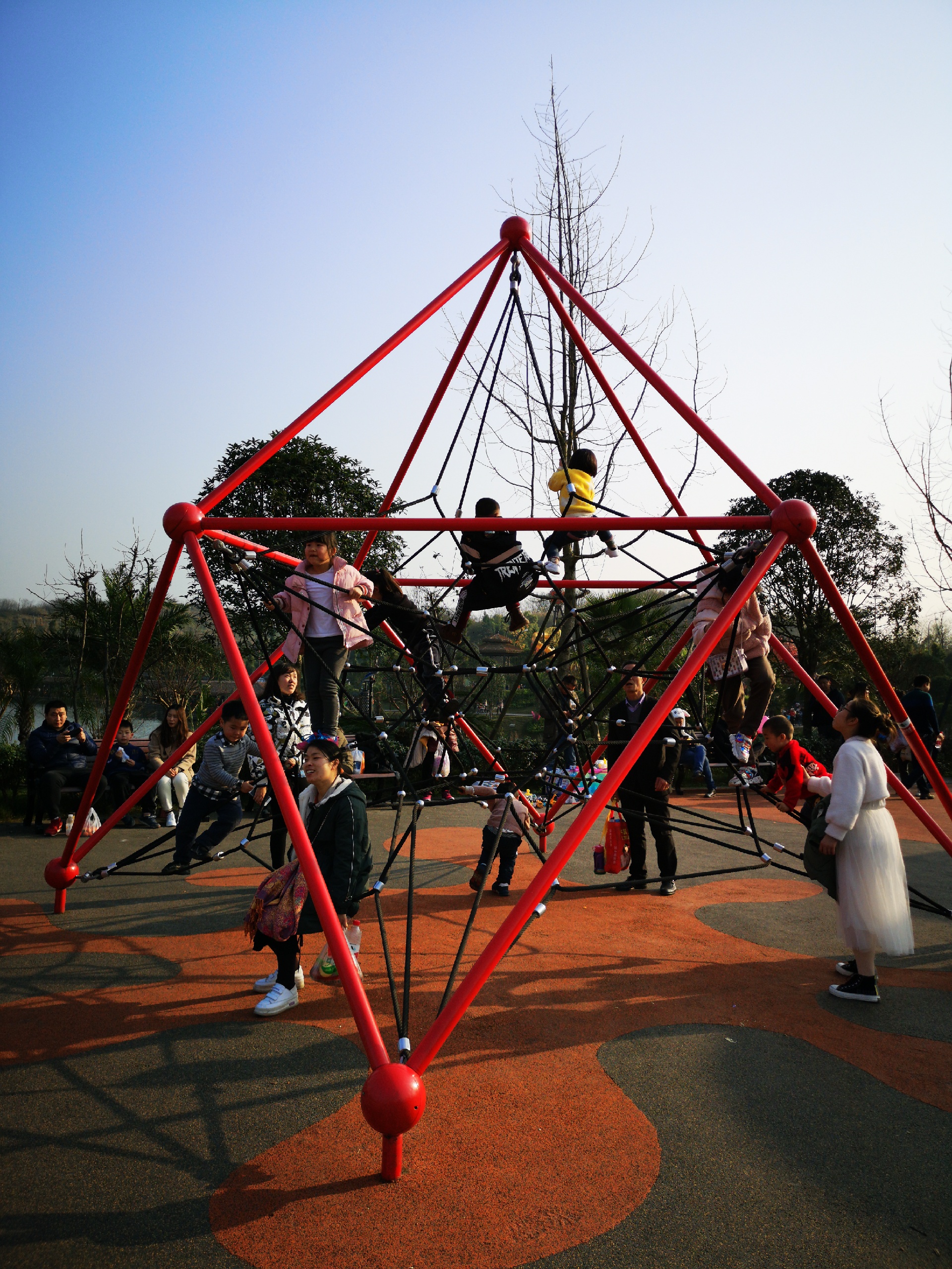 枫香湖耍事多，大人小孩都有乐趣-枫香湖儿童公园