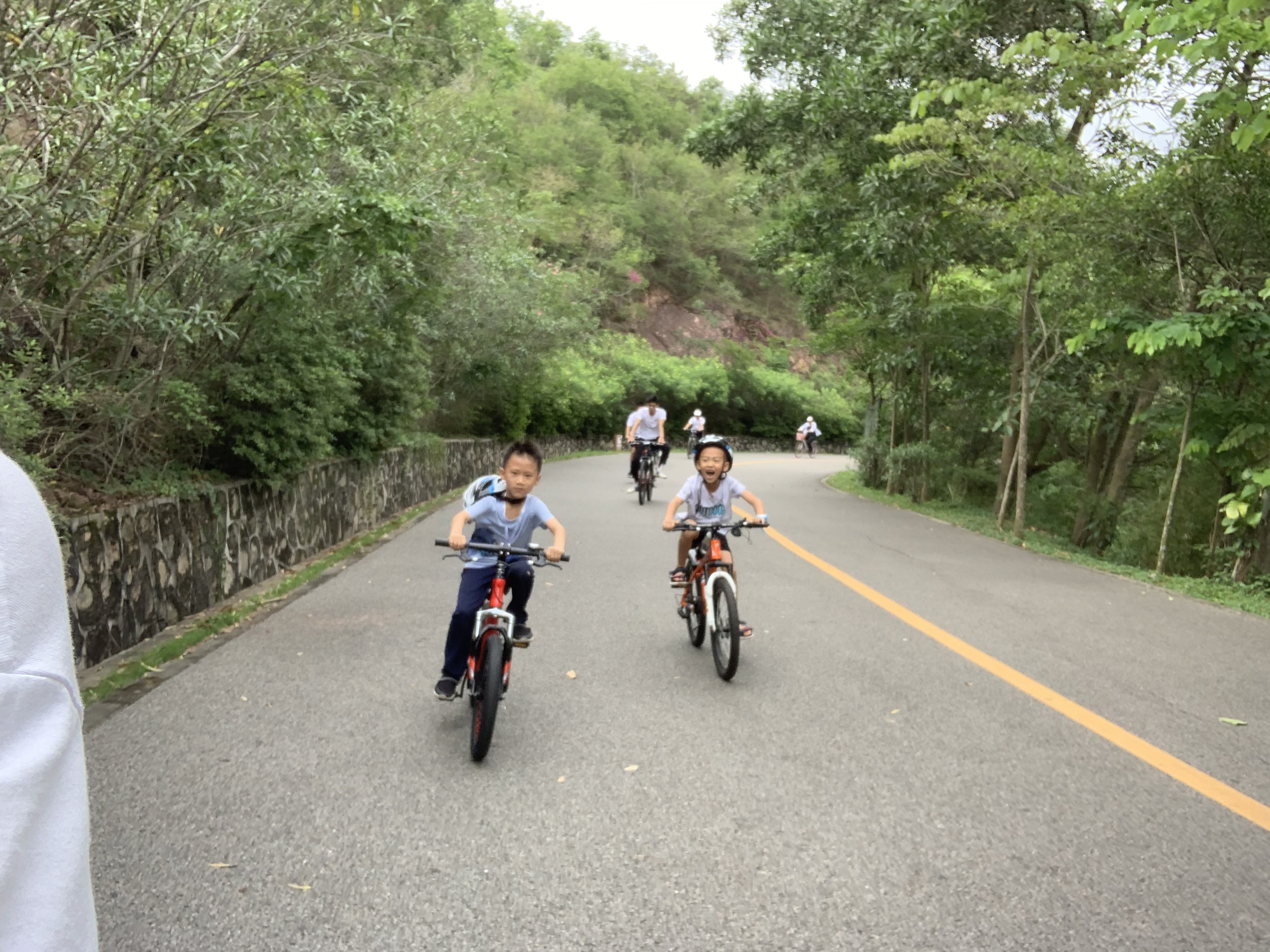 惠州红花湖很多人都是来骑单车娱乐的全线长18KM