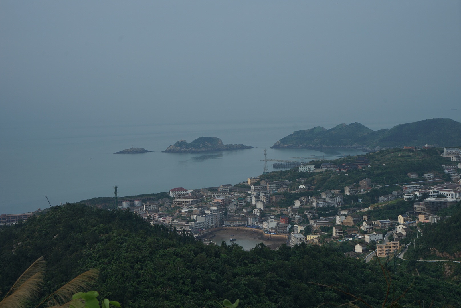 大陈岛位于台州东南。上大陈岛面积比下大陈大，目前刚刚开放完成