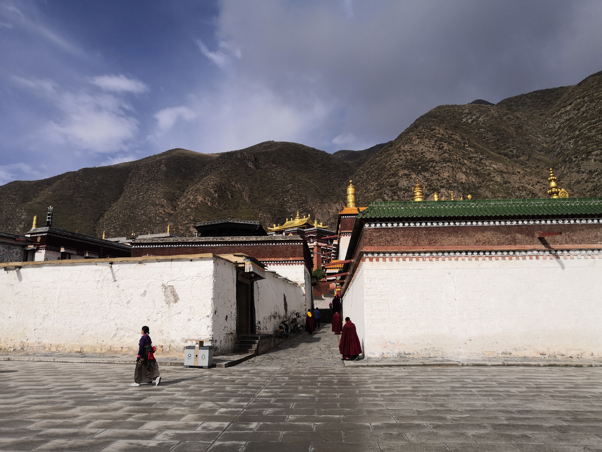 国庆甘南自驾游四_到了夏河，不能不去世界藏学府拉卜楞寺
