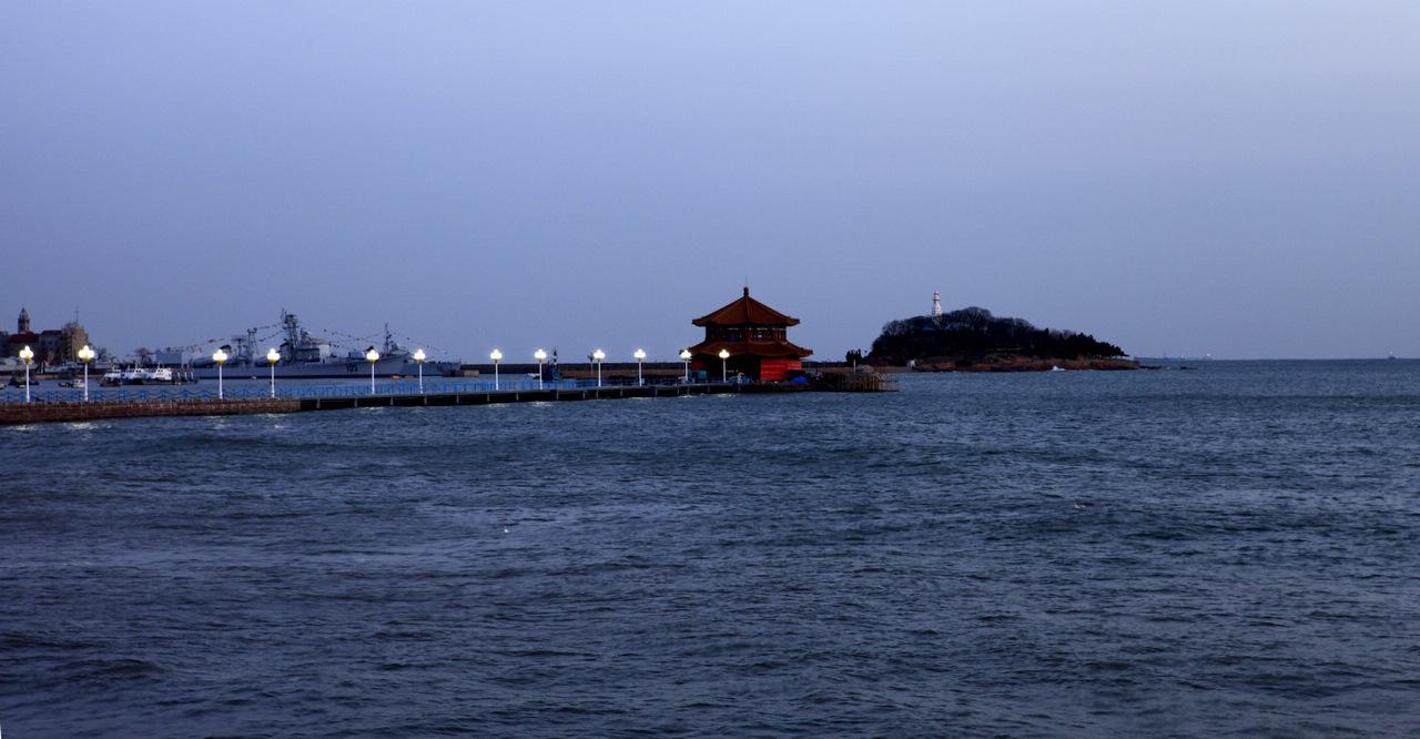 栈桥，是来到青岛的必打卡地标-晚上七点之后就不开门了哦