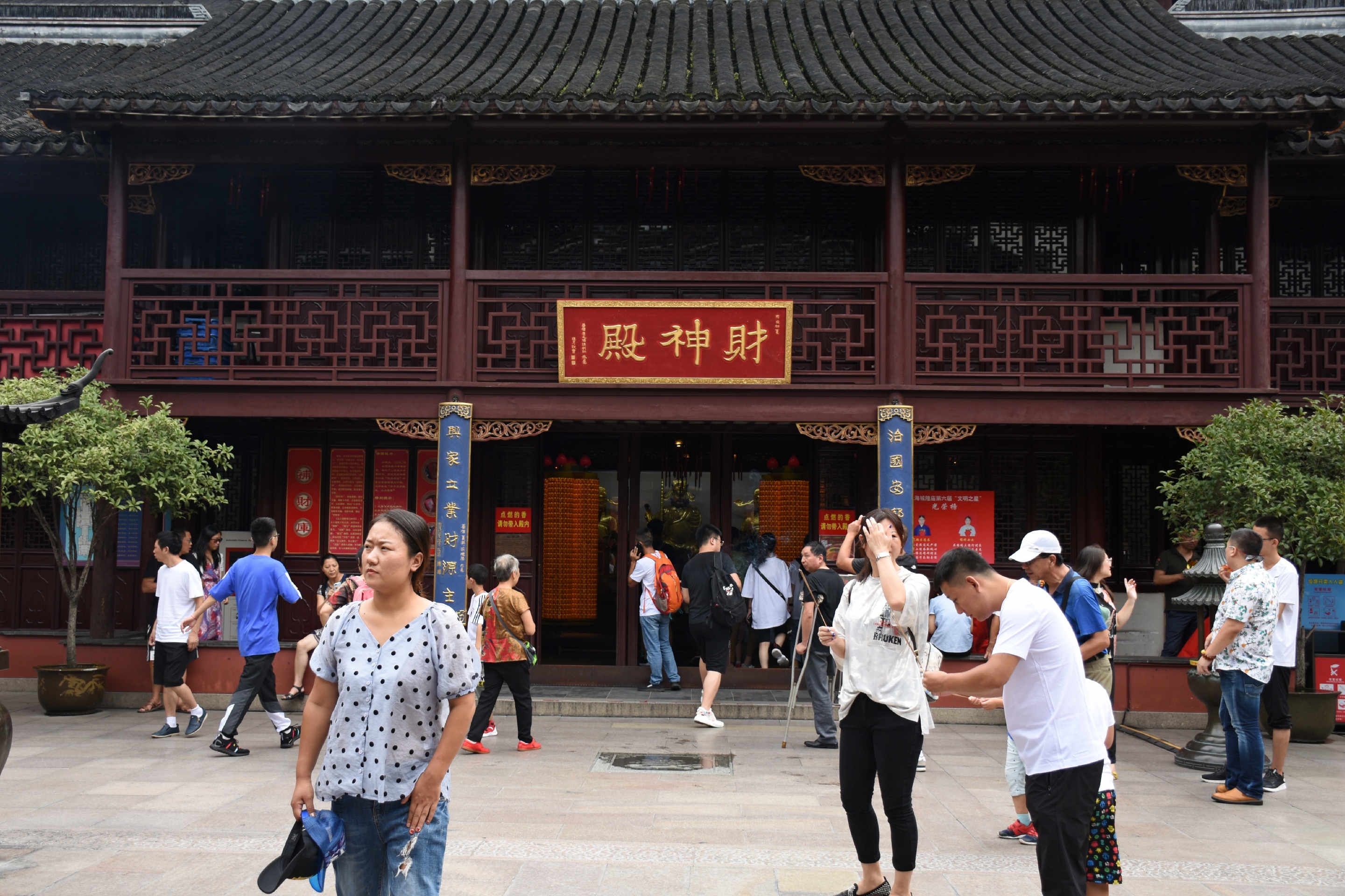 上海城隍庙，真的没有本地人去吗？