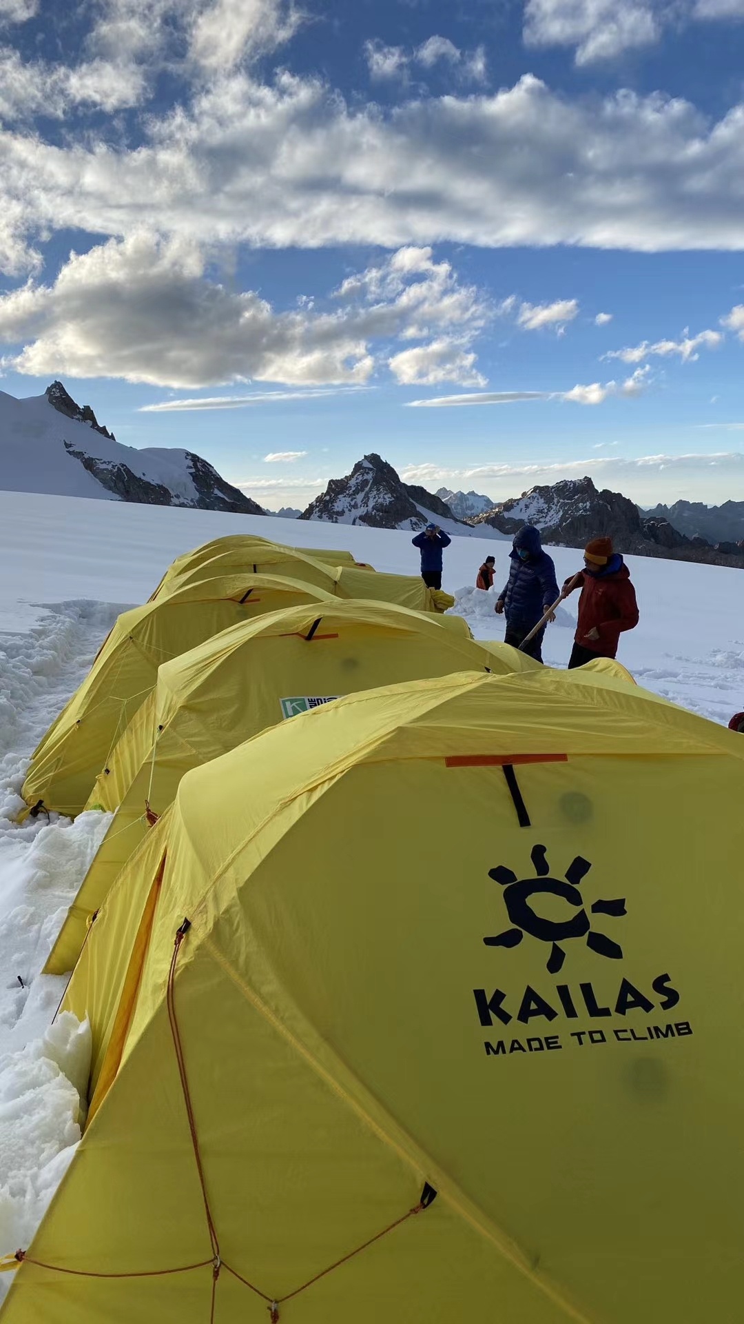 雀儿山雪山攀登-已到达海拔5335米的二号营地
