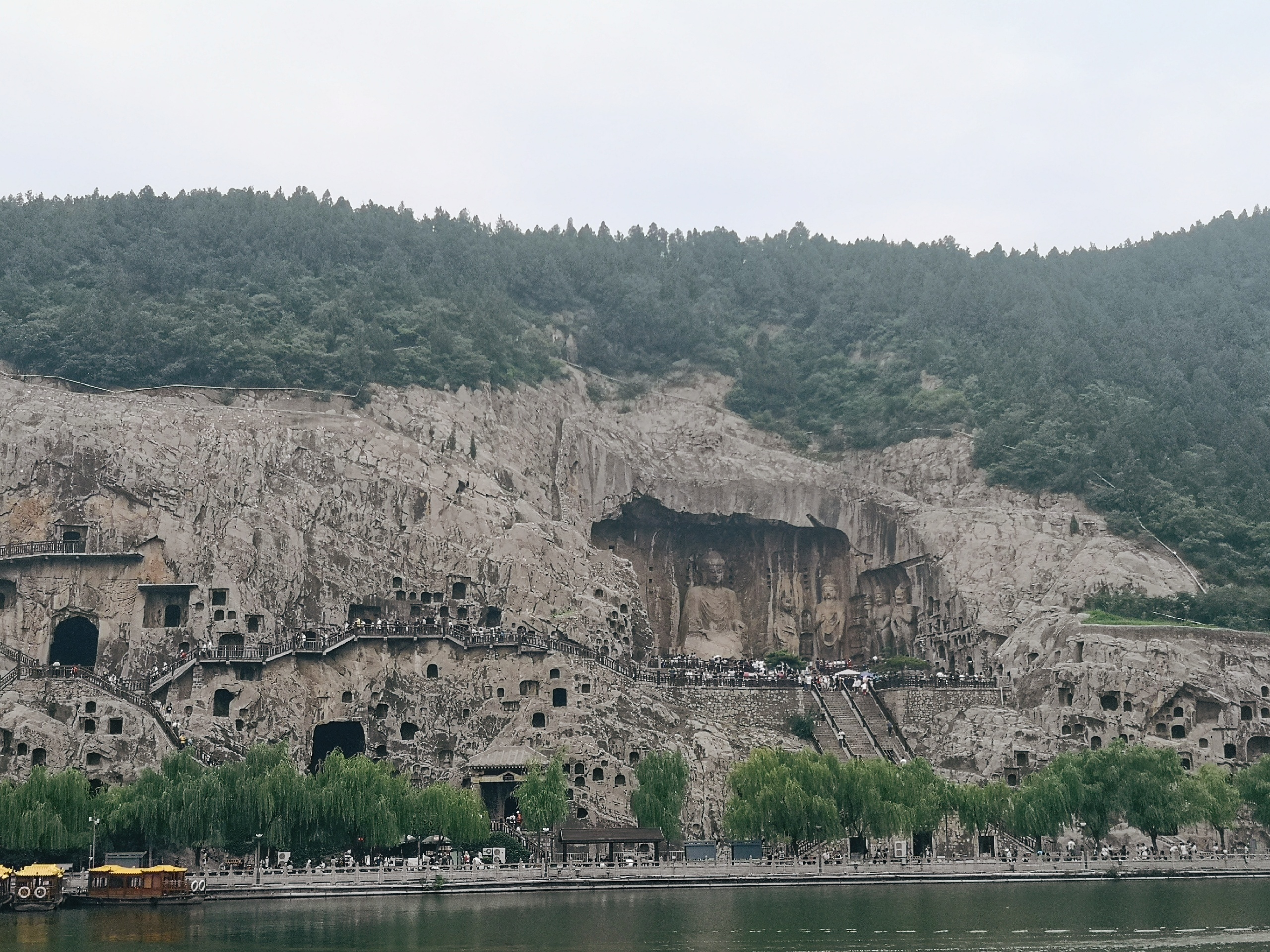 洛阳龙门石窟-中国四大石窟之一