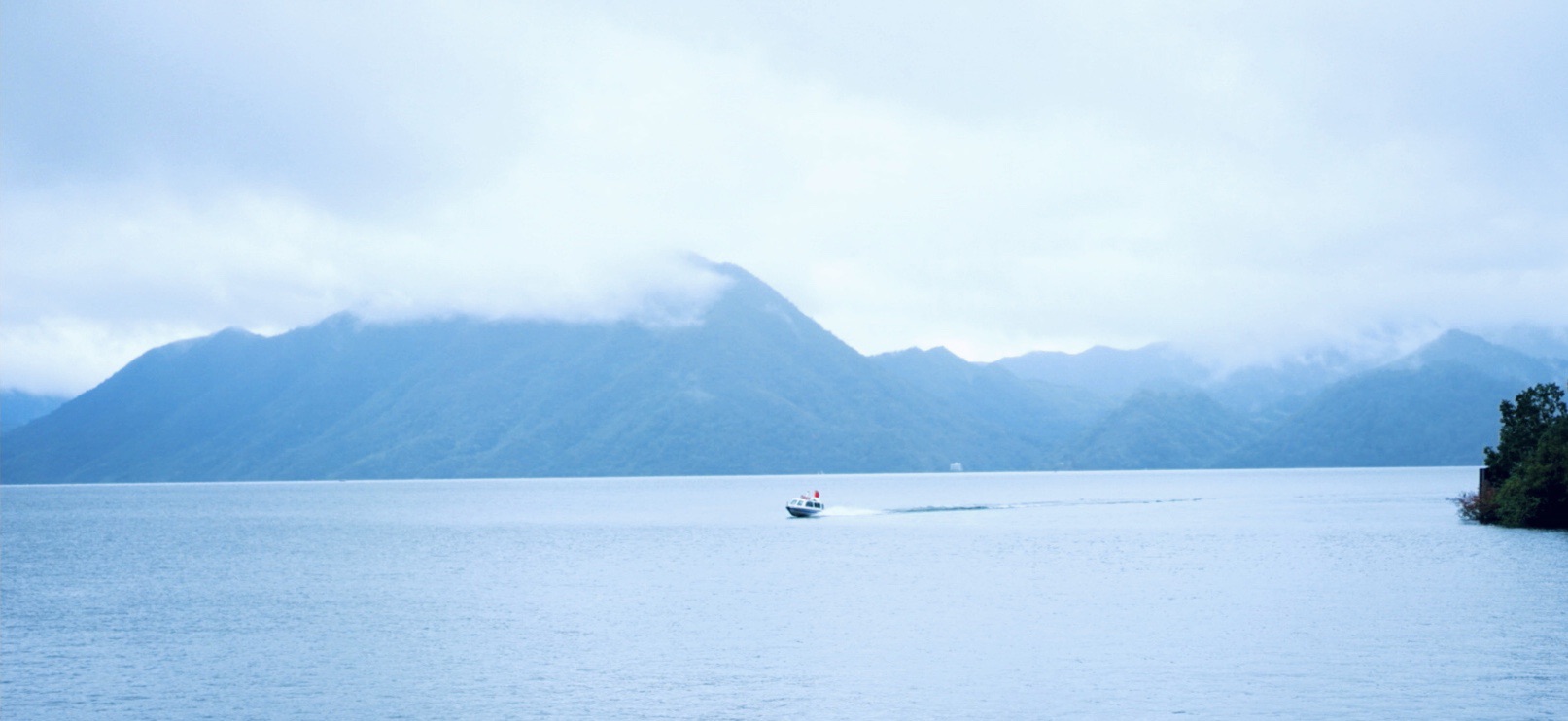 青山绿水游轮一黄山太平湖体验自然风光