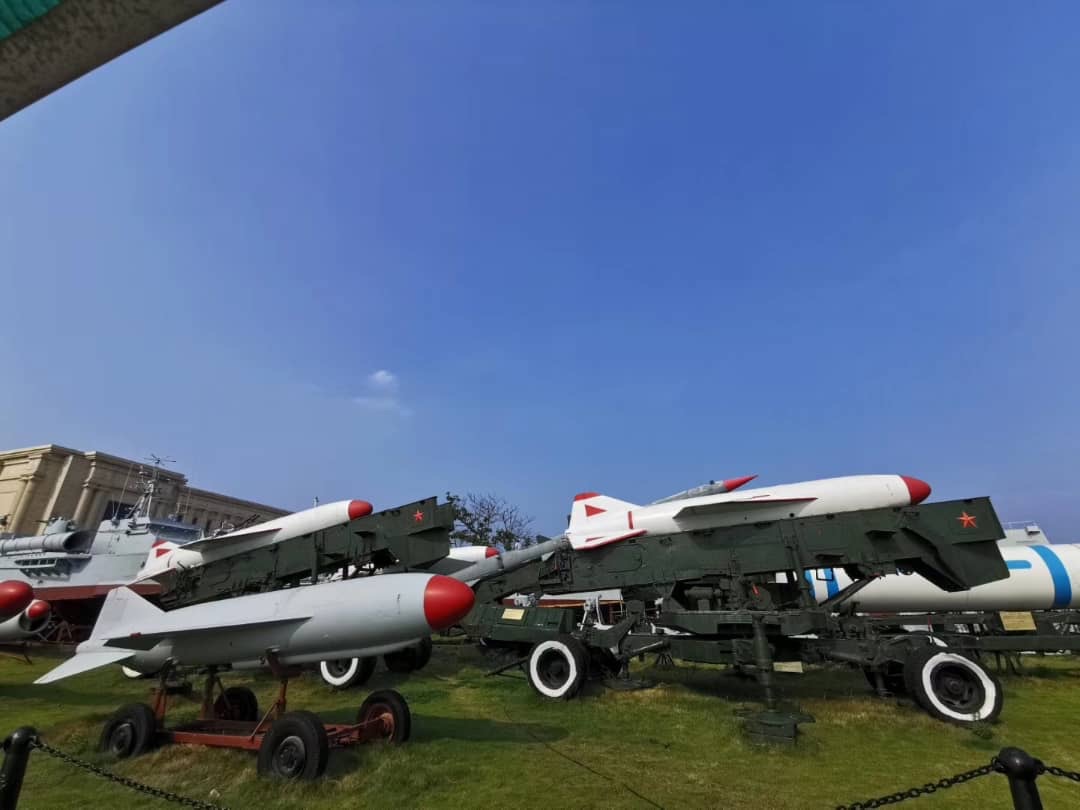 中国海军博物馆-看到了传说中的歼七，飞机大炮等