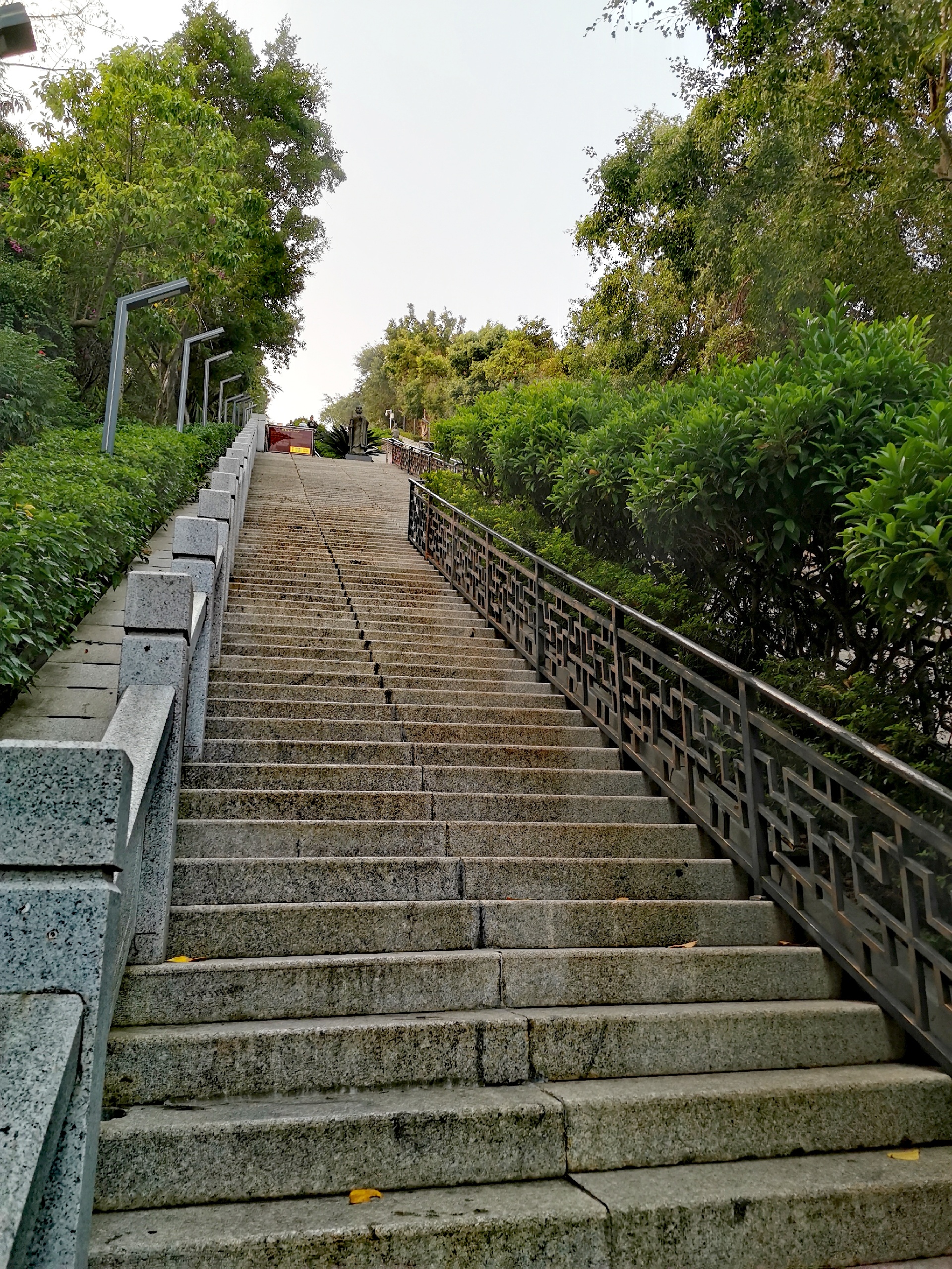 青礁慈济宫_很多年前来过一次，当时爬台阶到顶也没感觉有什么