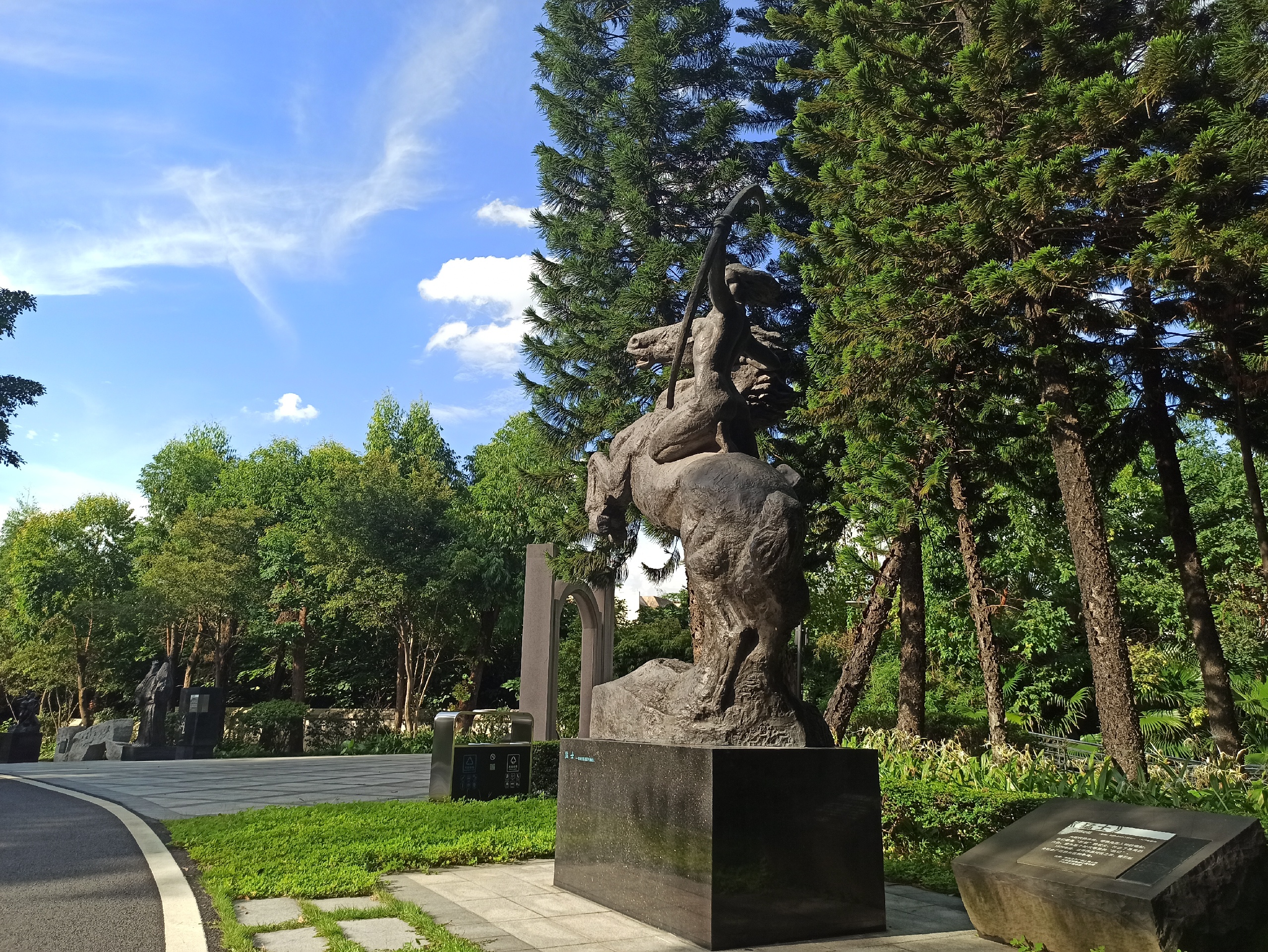 趁着假日，别辜负了这美好的阳光打卡广州雕塑公园