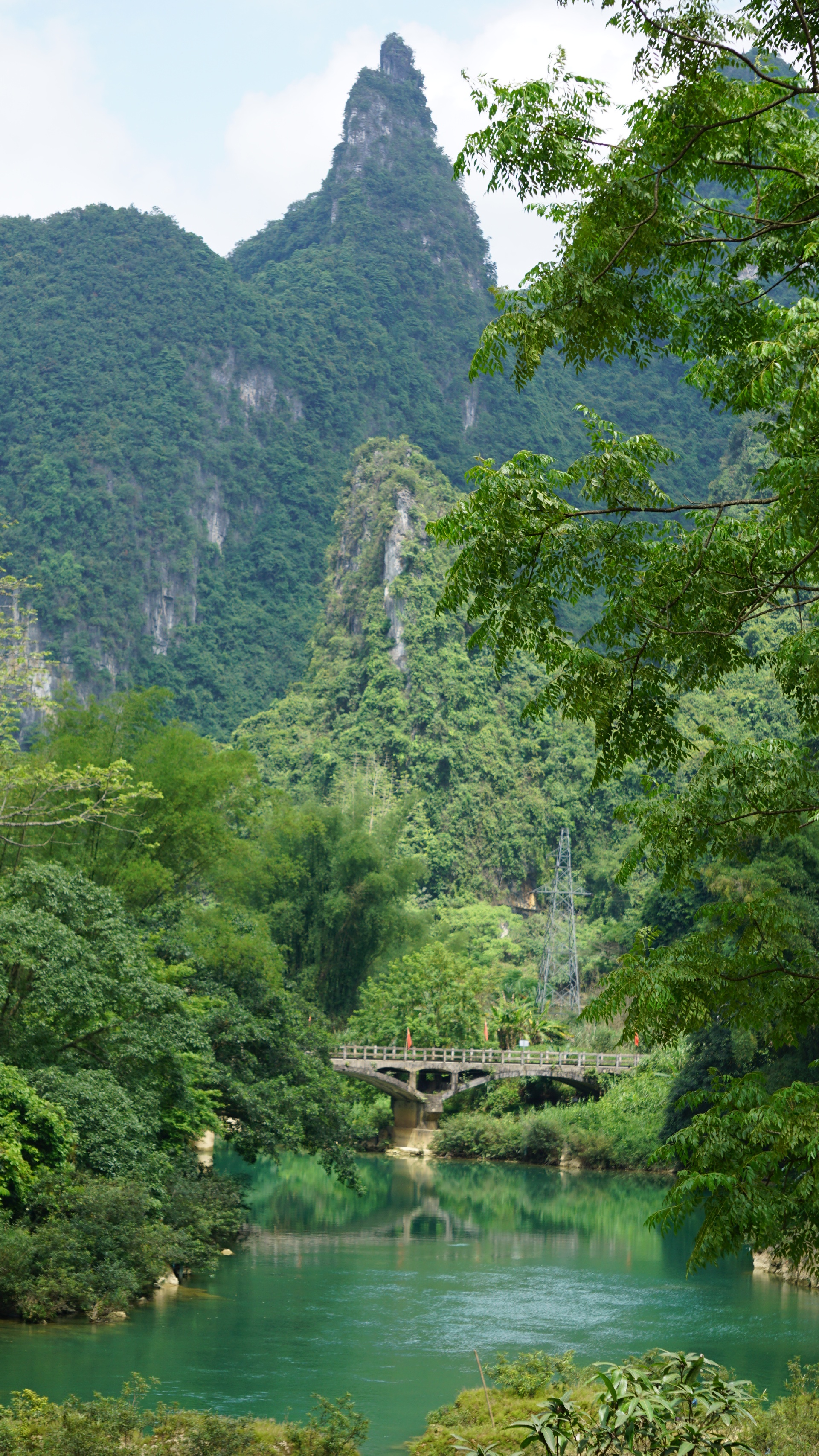 最适合自驾的边境公路～中越广西国防公路上的美景不断-德天跨国瀑布