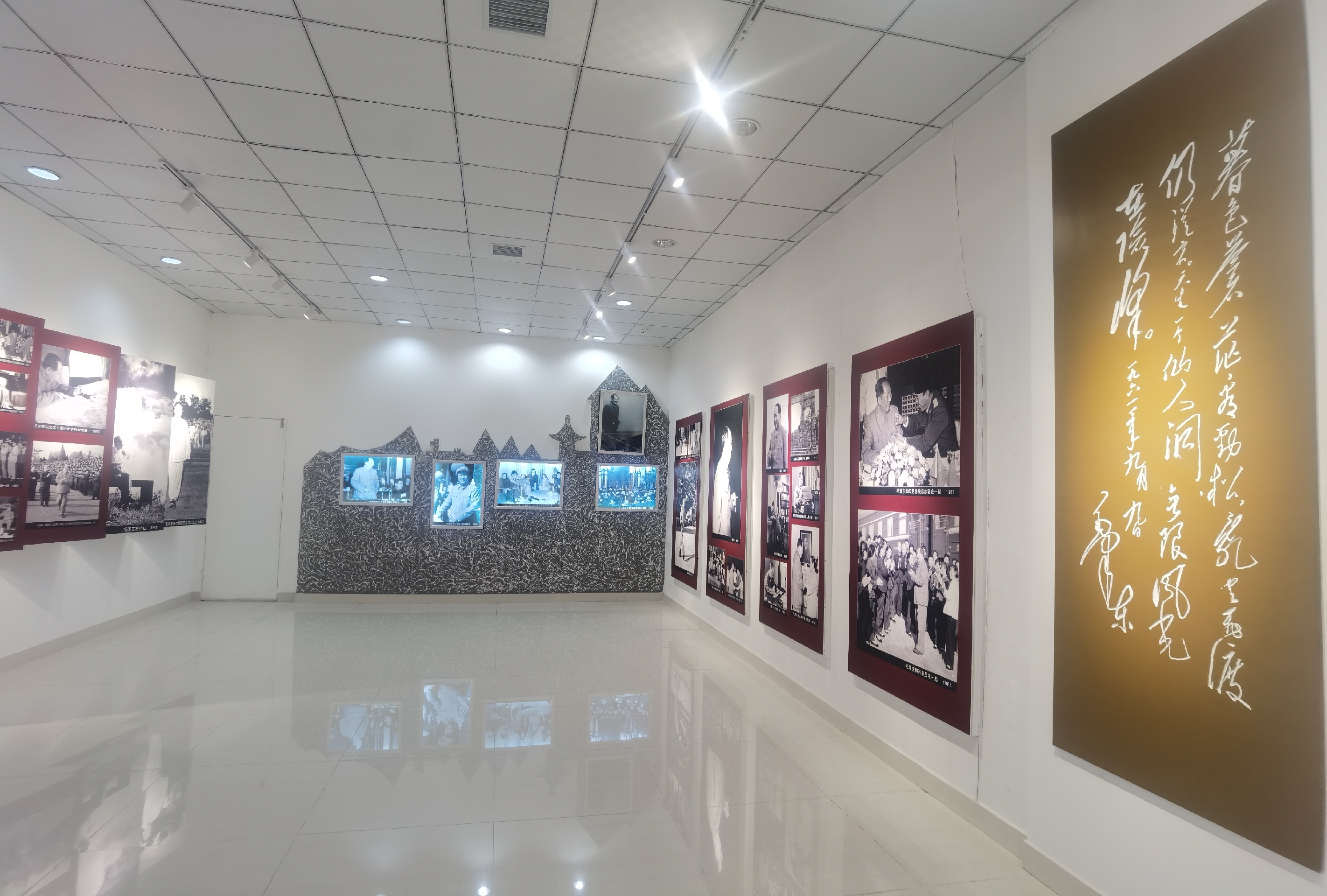 吕厚民摄影艺术馆——依兰竟然有这么个地方，好厉害，吕厚民先生是毛主席的摄影师