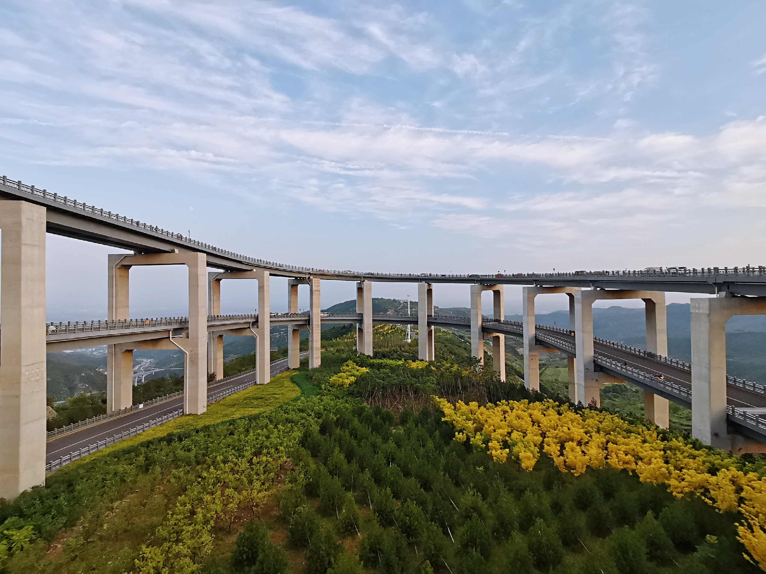 2020游天龙山网红公路，现代桥梁奇迹