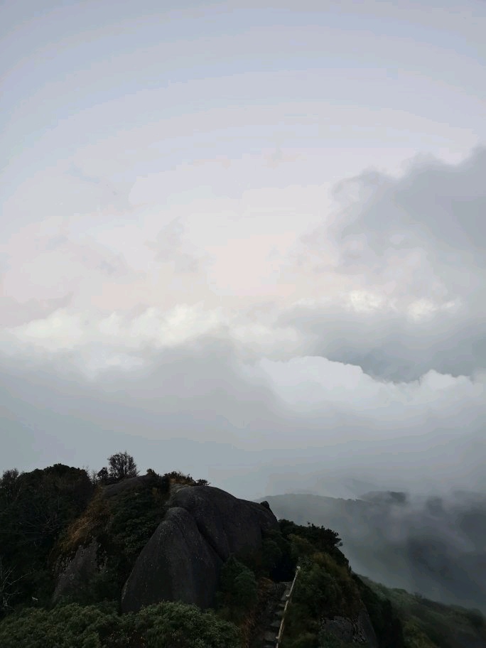 桂林兴安猫儿山——有没有云海就看运气了，云雾大就什么都看不见