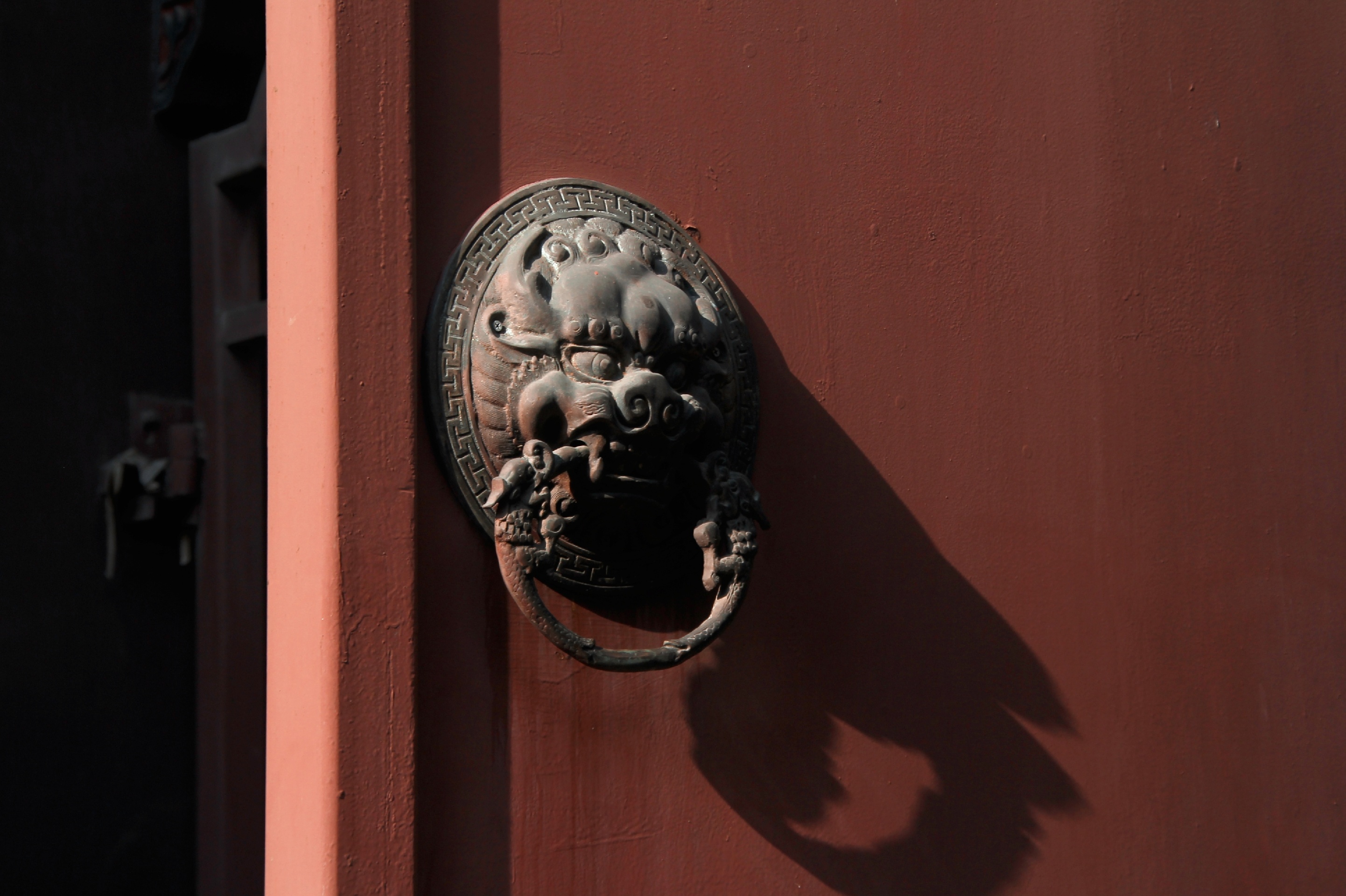 重庆华岩寺因寺南侧有一华岩洞而得名
