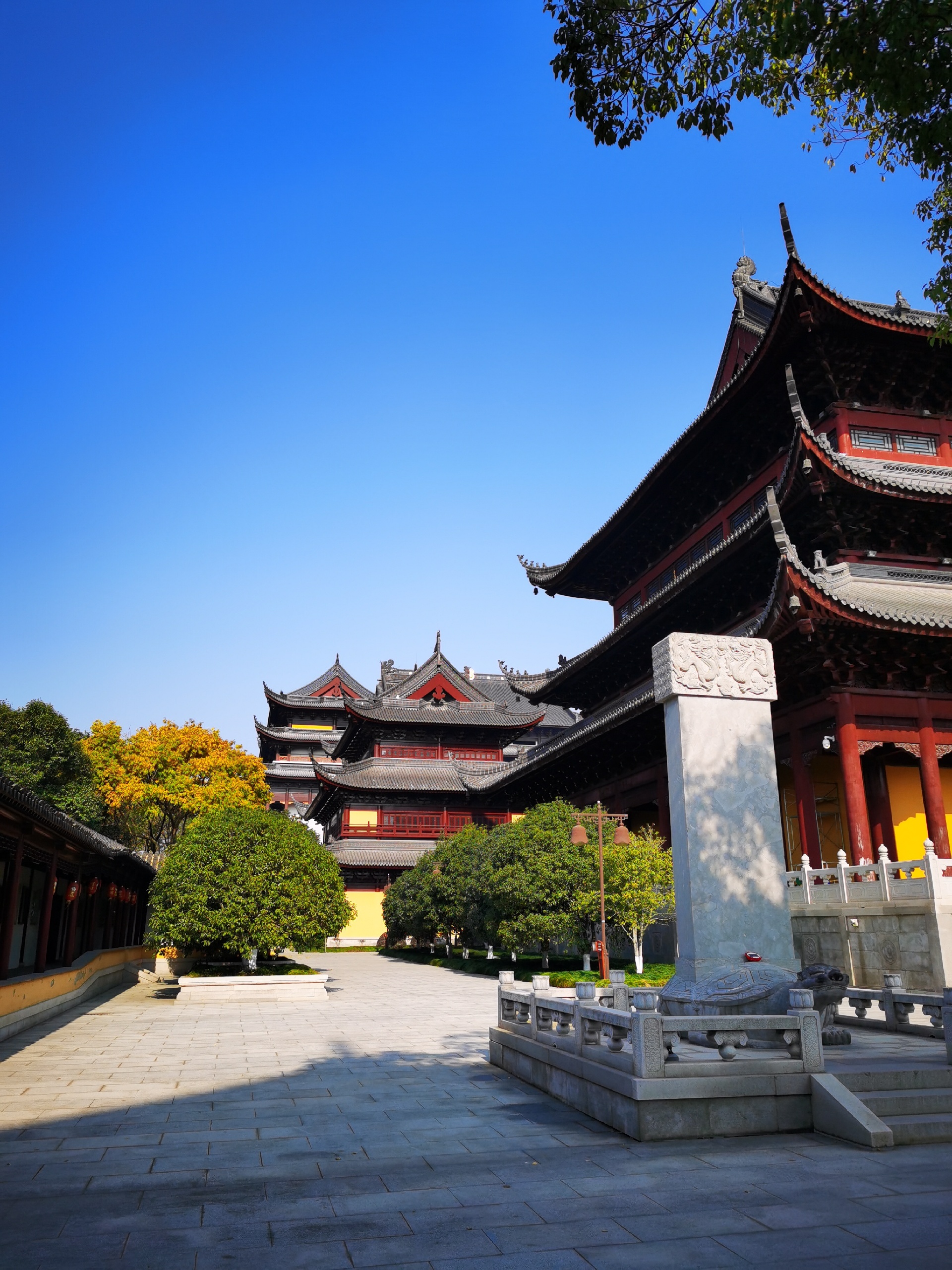 阳澄湖边的重元寺-寺庙规模壮观。值得一看。