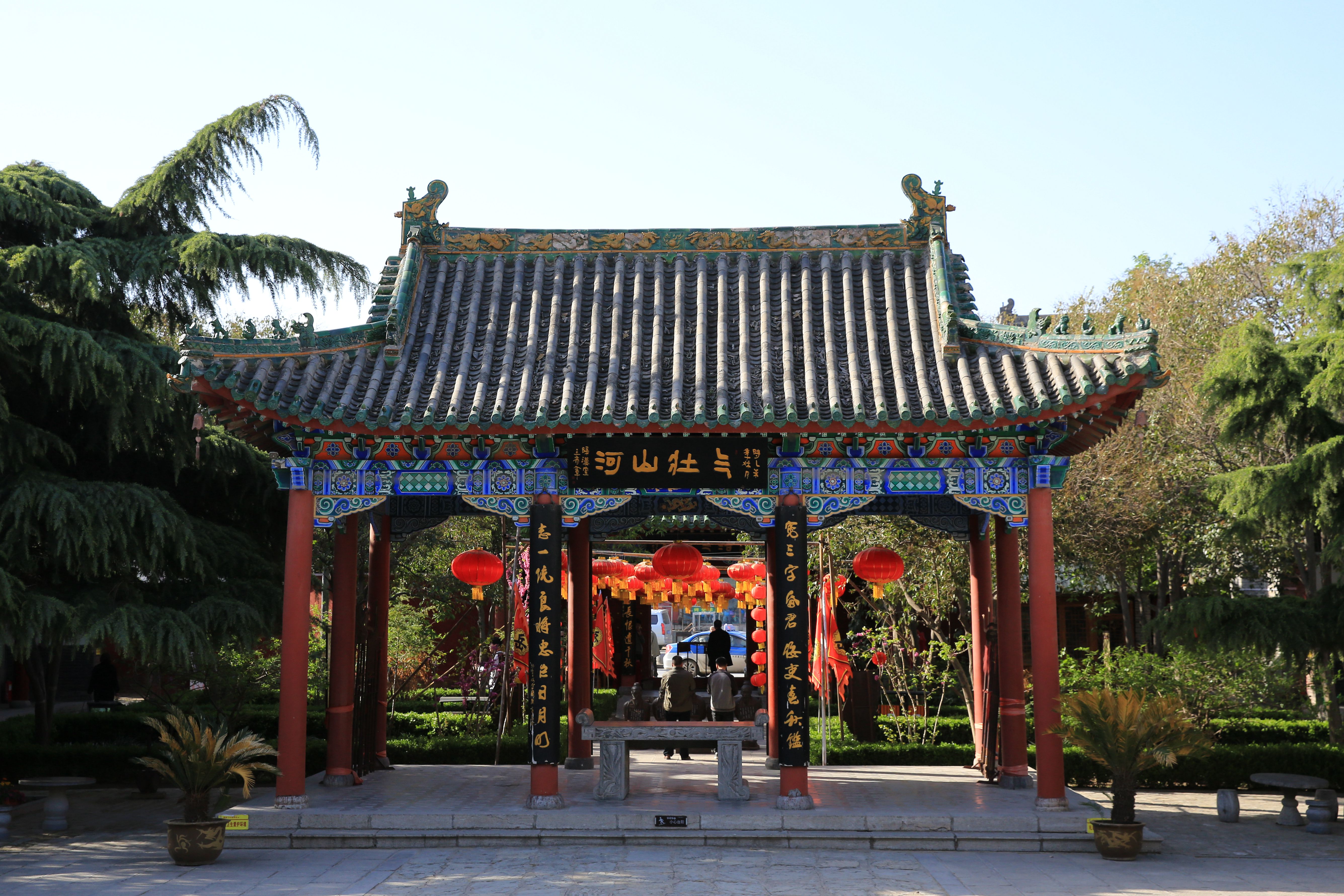 精忠岳庙-在朱仙镇好好看看岳庙，在后院还背了一遍满江红。
