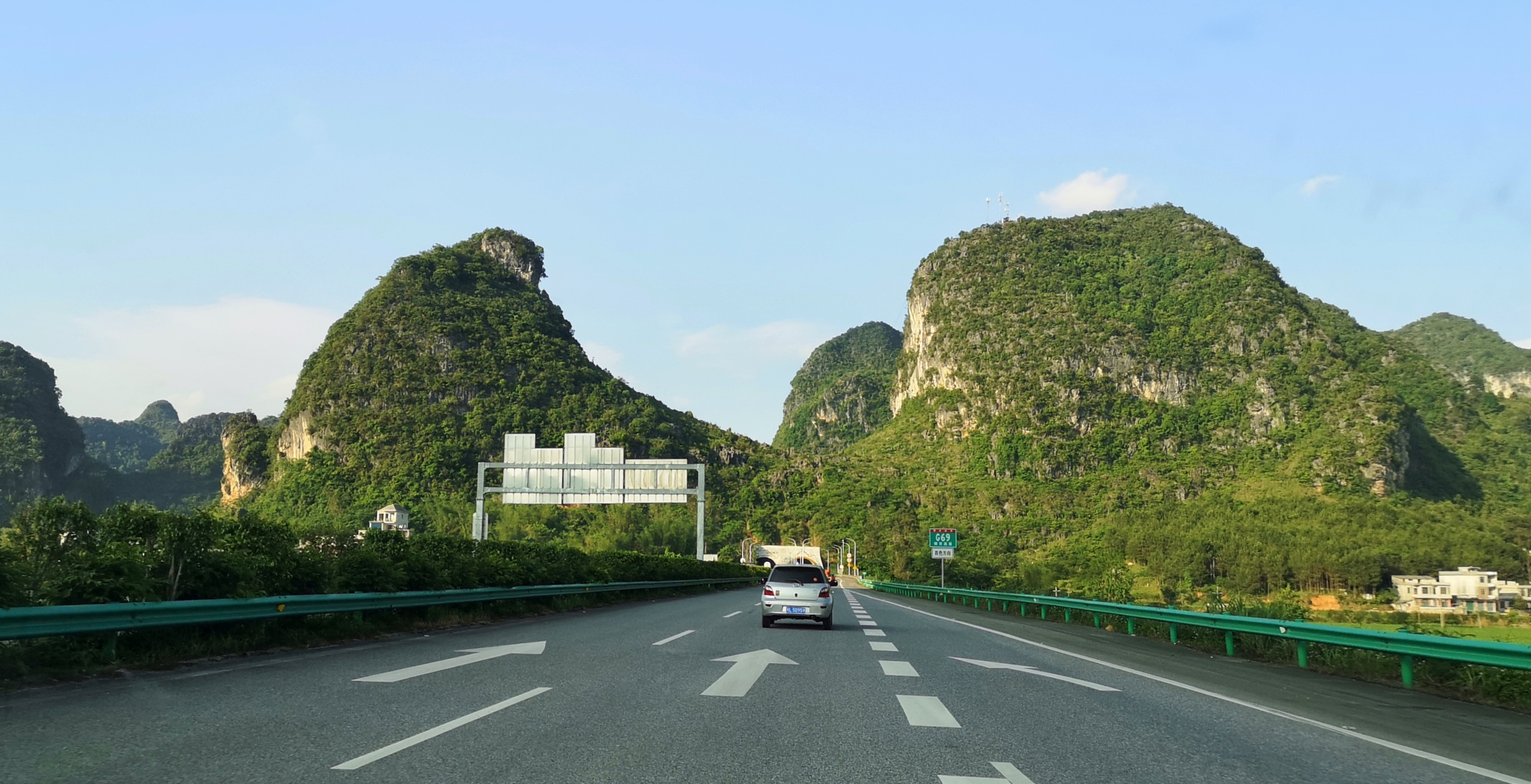 最适合自驾的边境公路～中越广西国防公路上的美景不断-德天跨国瀑布