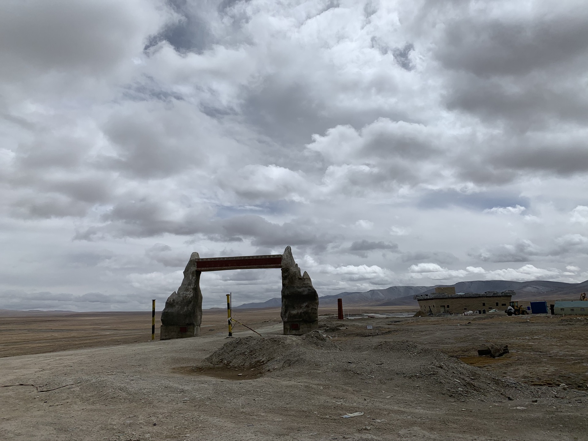 青藏线上可可西里无人区的风景