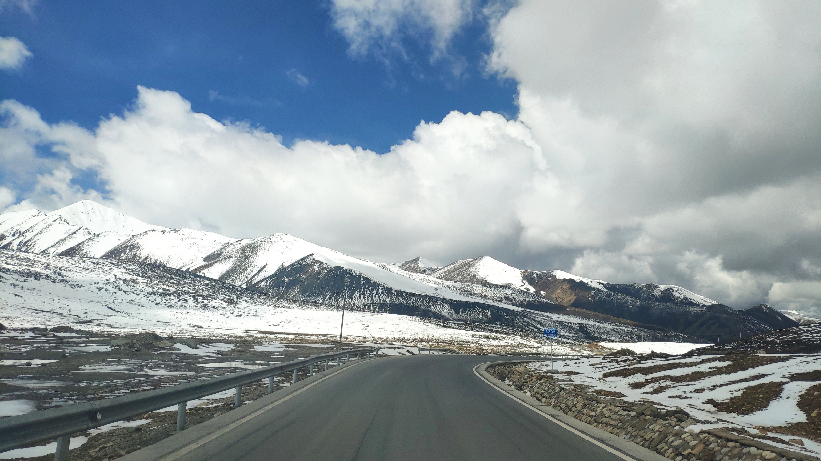 自驾西藏-今一天全程318国道，这一路惊险啊！芒康检查站所有人都要下车去过检查
