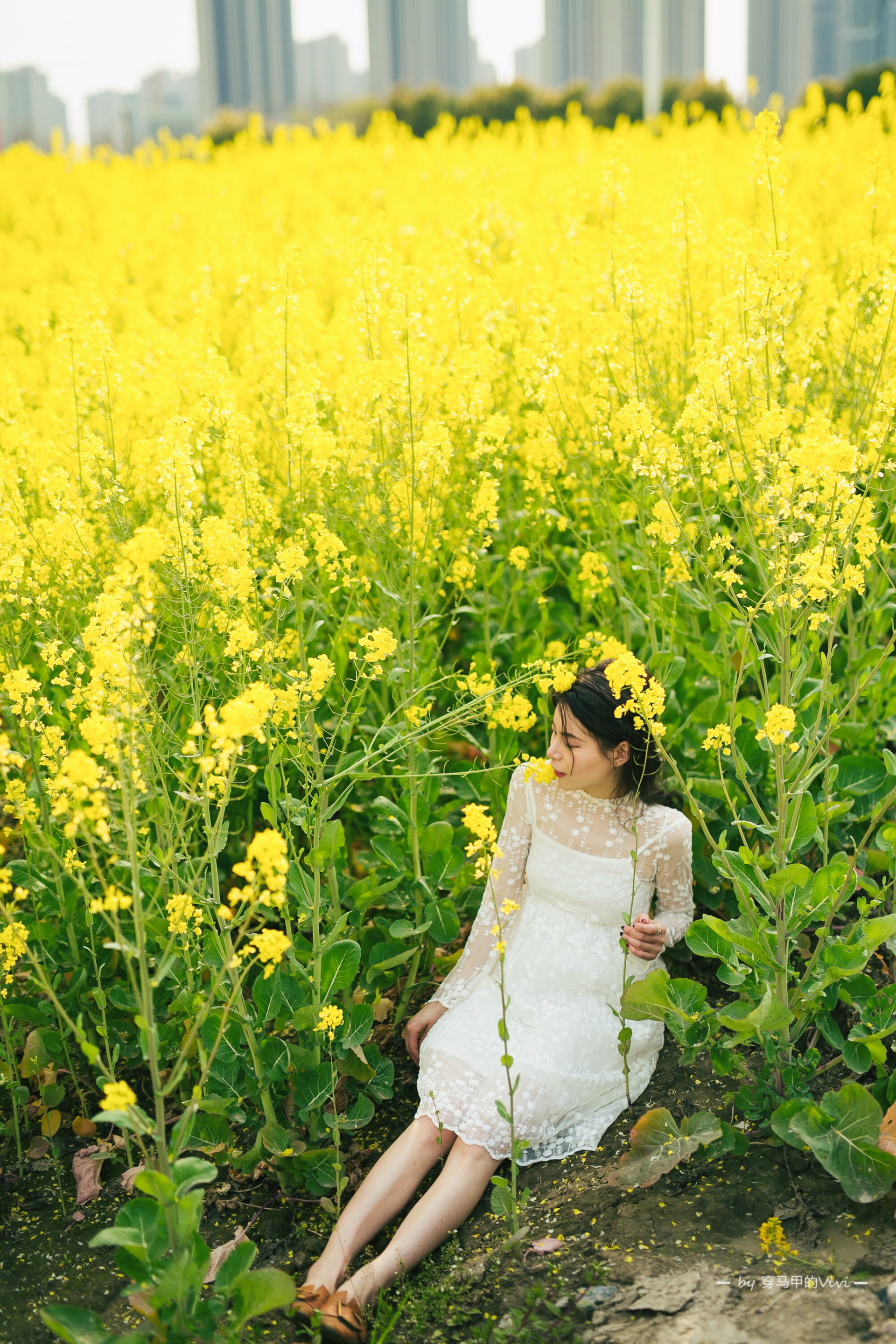 杭州哪里可以看油菜花-穿着裙子去找春天这片花海不容错过