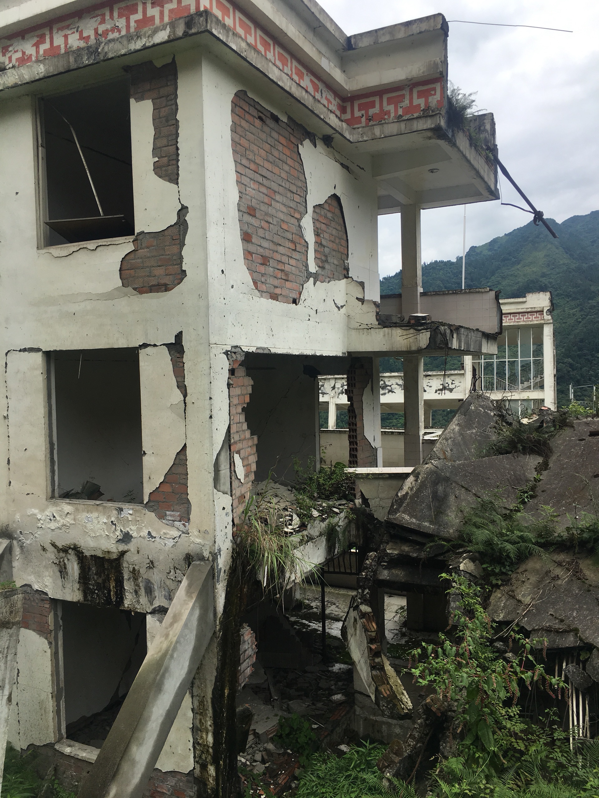 汶川地震遗址-汶川地震纪念馆图片